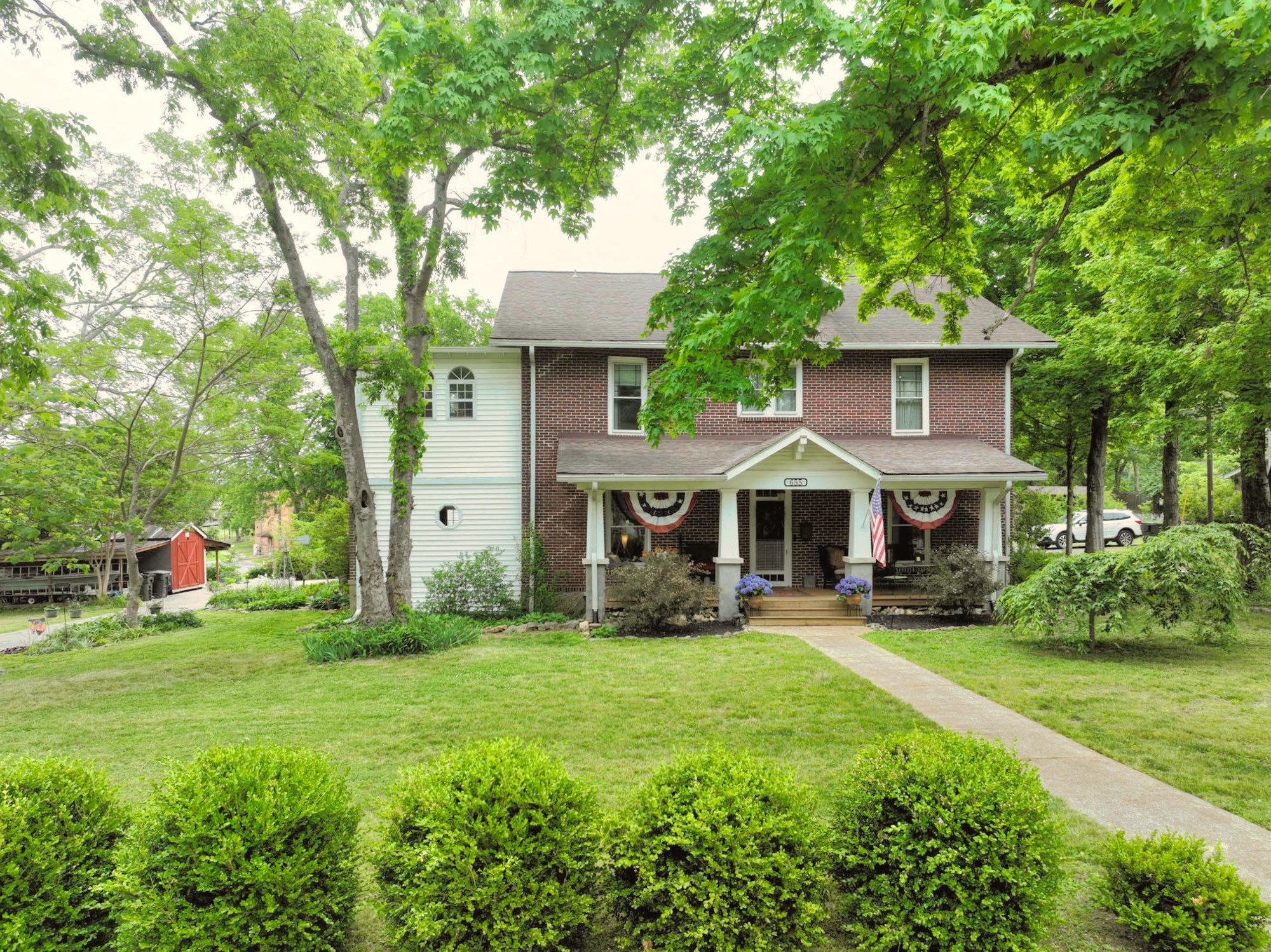 655 E Main St