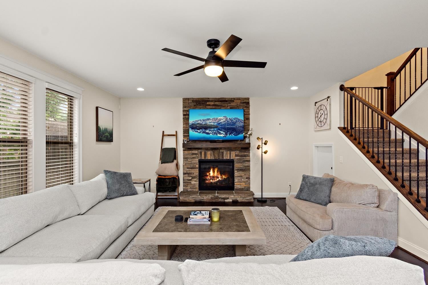 2549 Hessey Pass