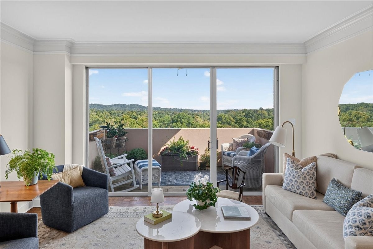 2-bed listing at 105 Leake Ave 95, Nashville