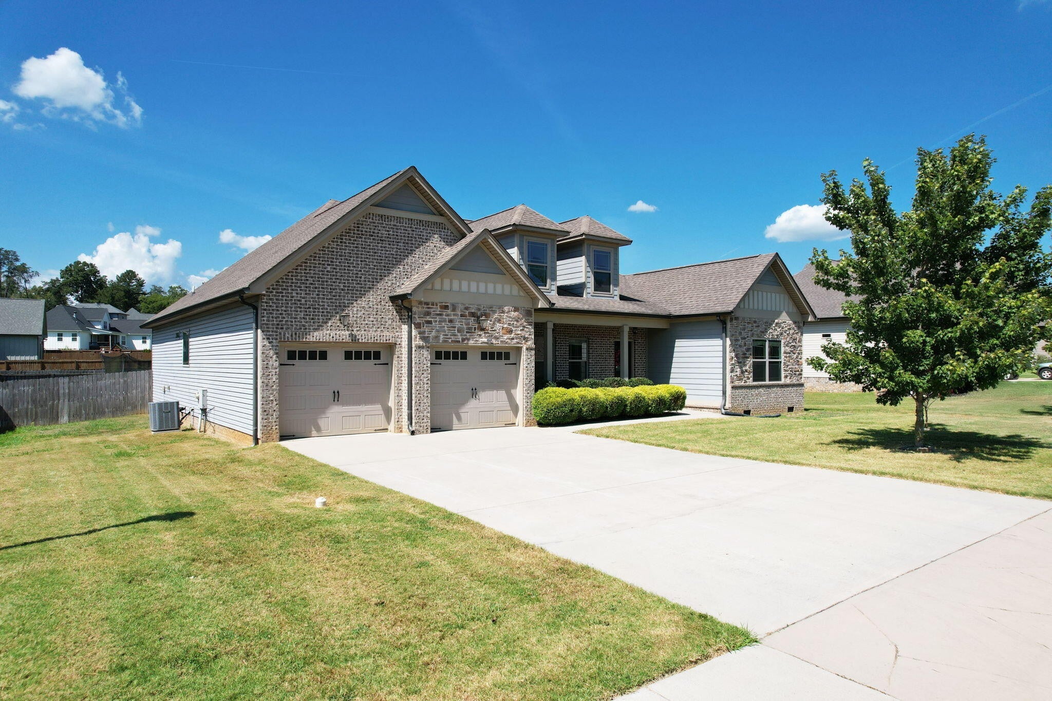 210 Winding Glen Drive NW