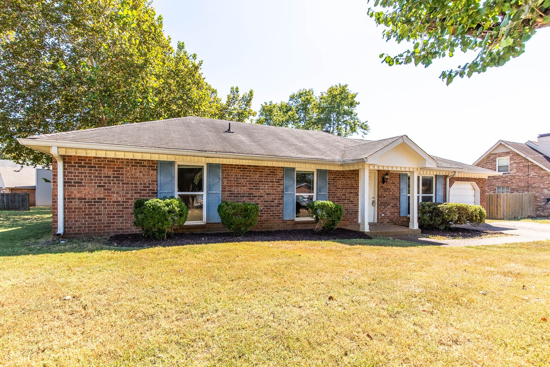 306 Lexington Dr
