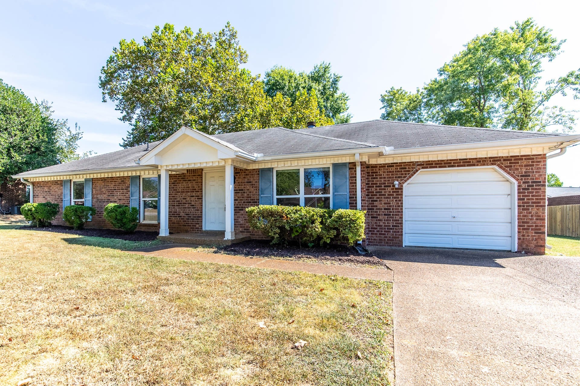 306 Lexington Dr