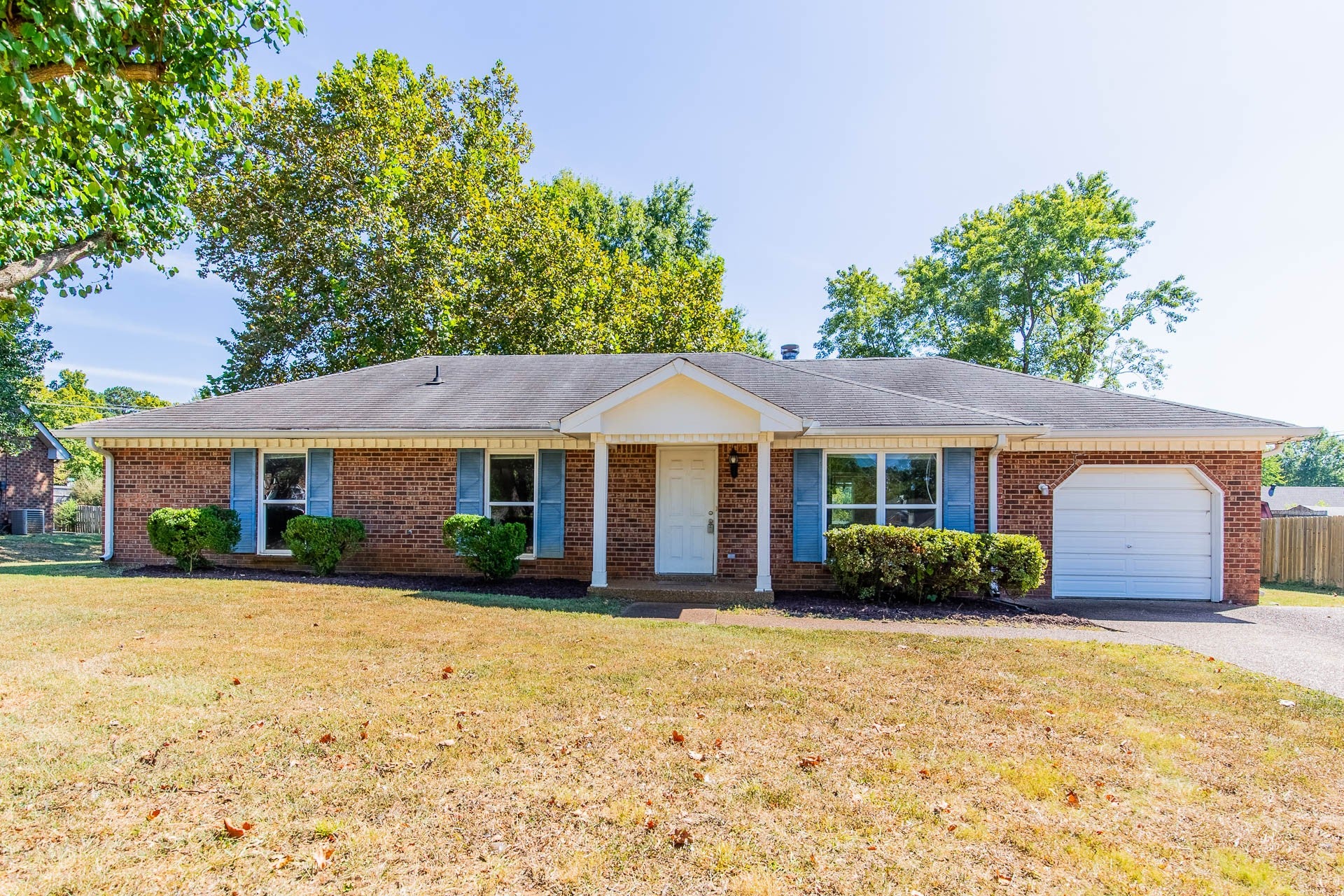 306 Lexington Dr