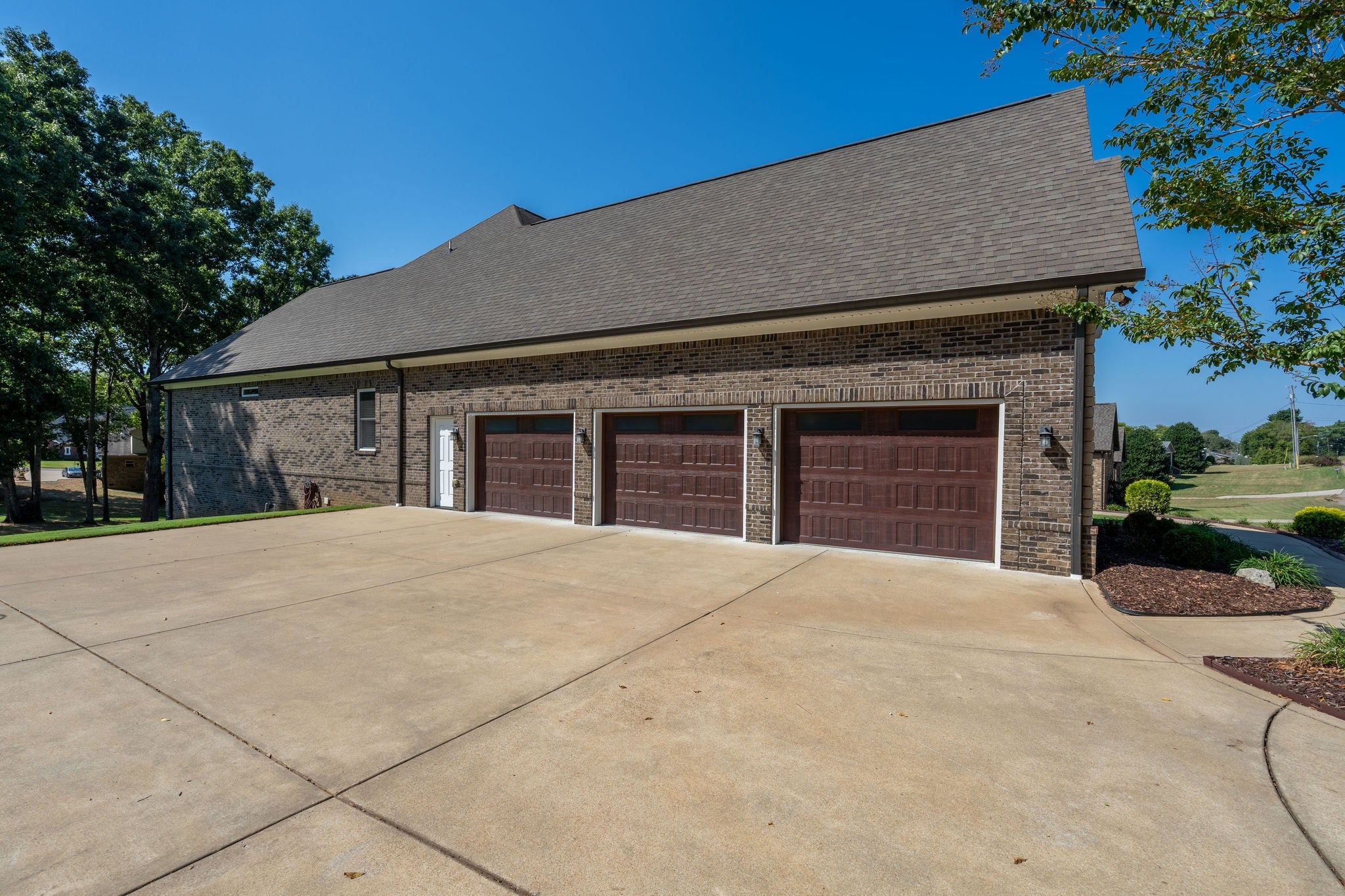 1725 Mayflower Dr