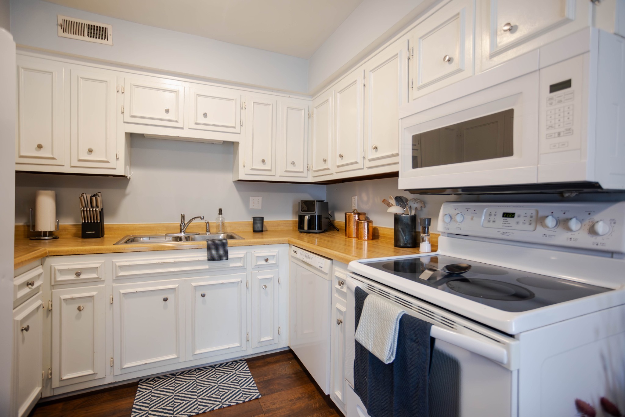 Brentwood, Tennessee 37027, United States, 1 Bedroom Bedrooms, ,1 BathroomBathrooms,Residential,Active,141346