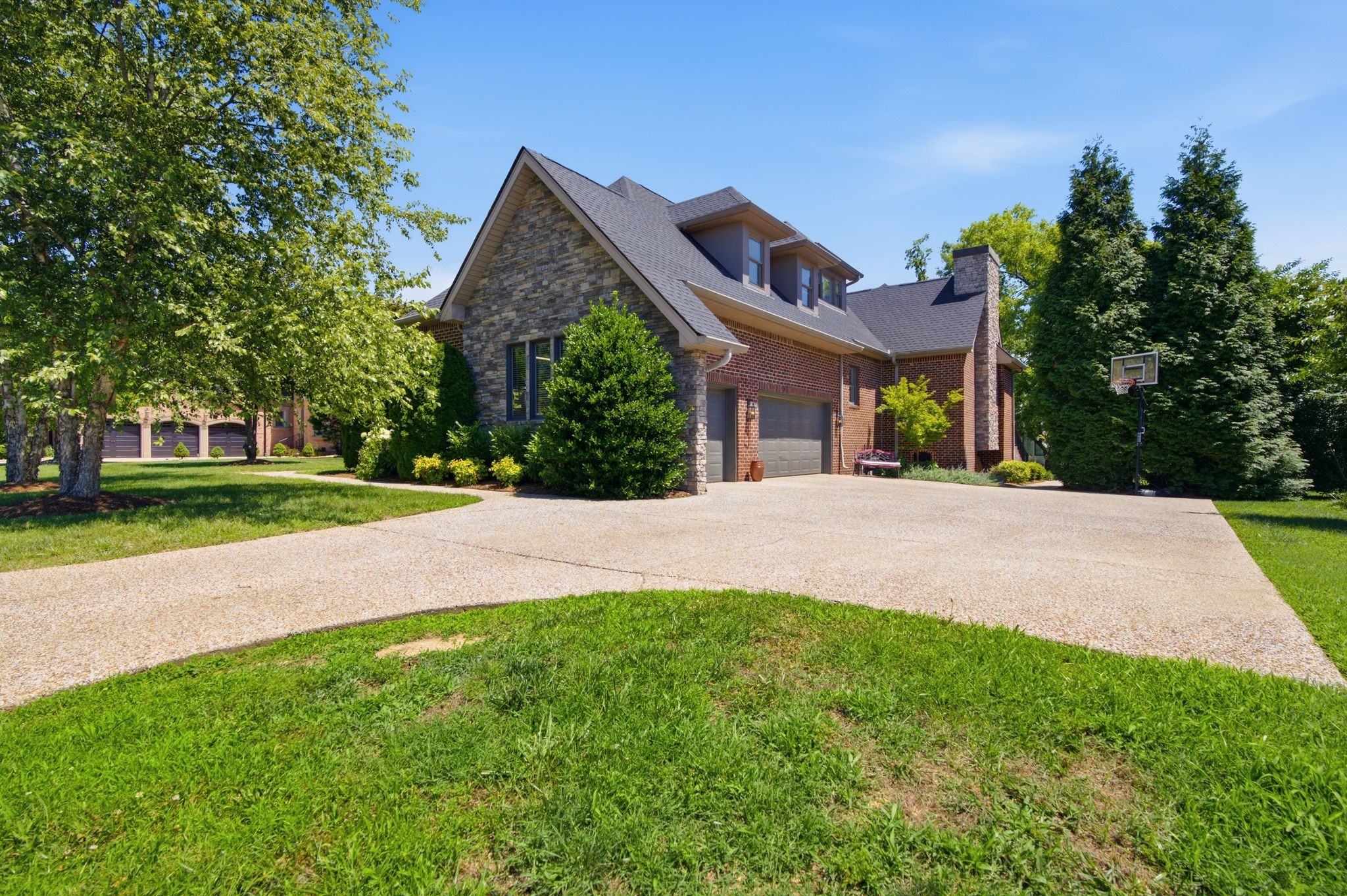 518 Ridgecrest Ln