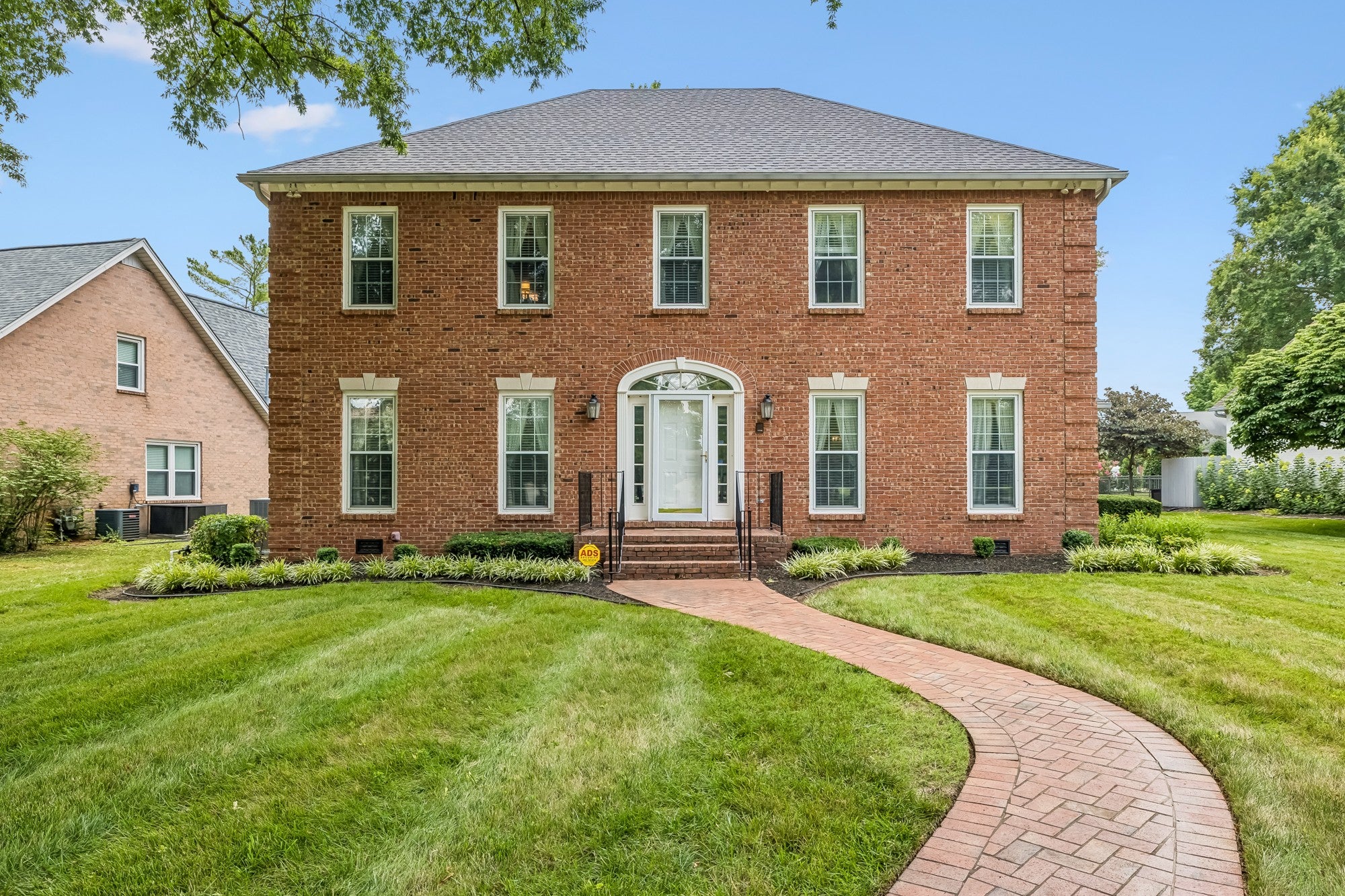 1449 Georgetown Ln
