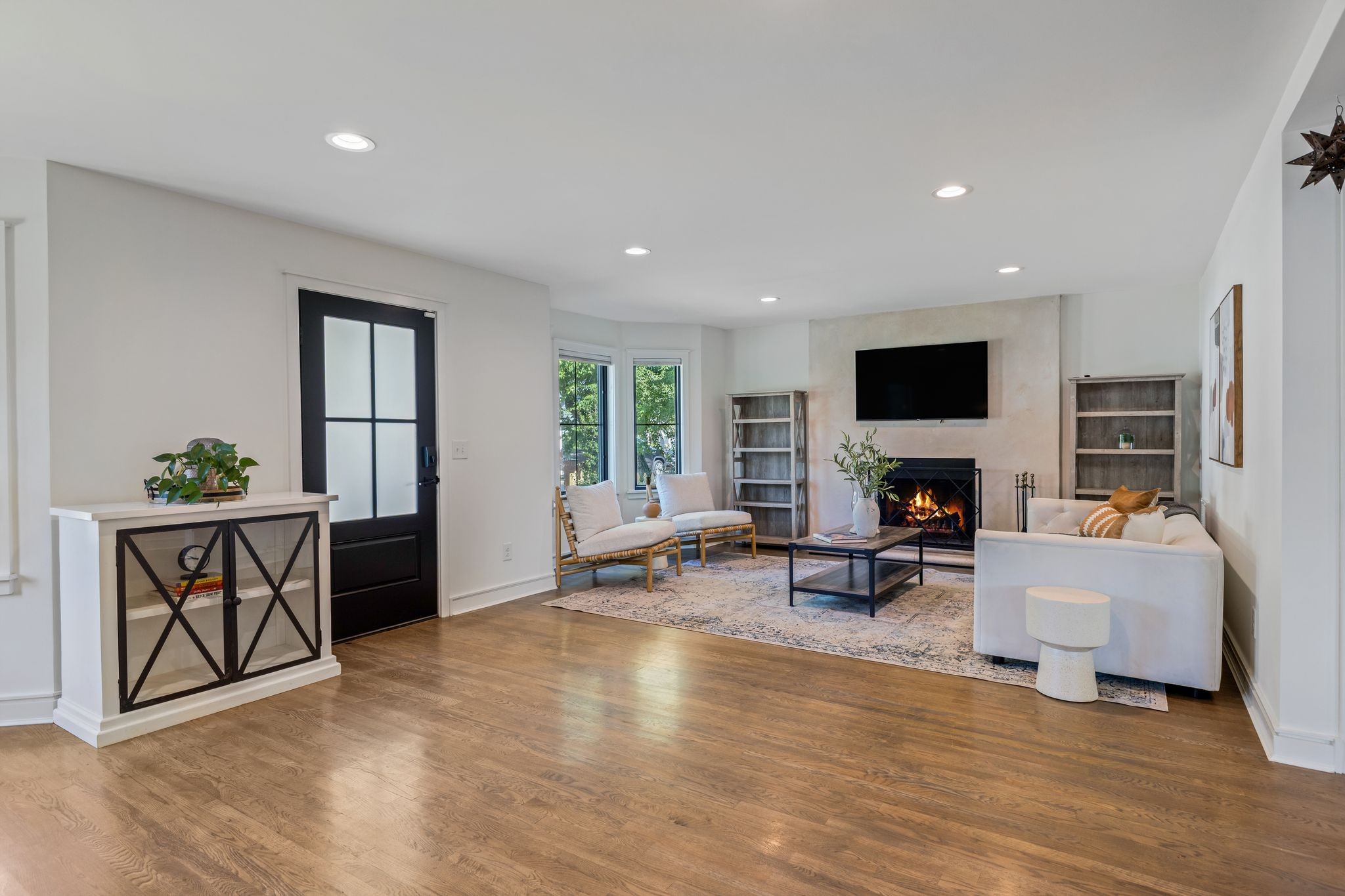 352 9th Ave N