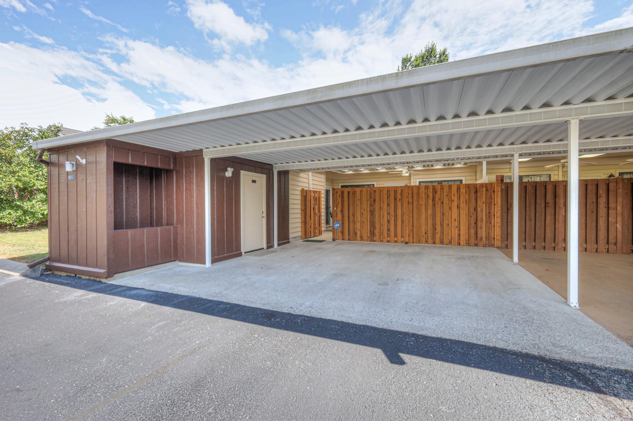 9312 Sawyer Brown Rd