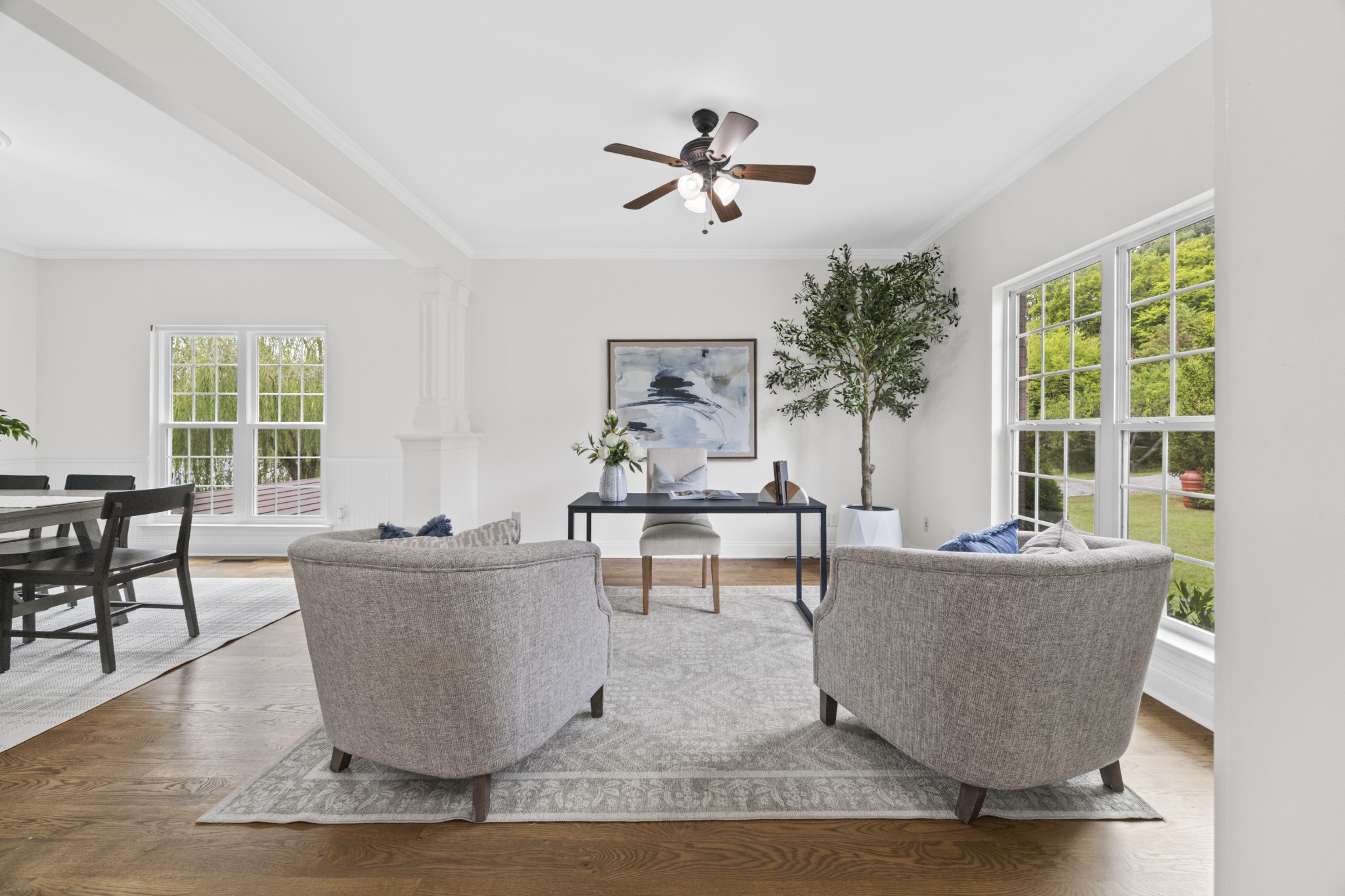 321 Lakeway Ter