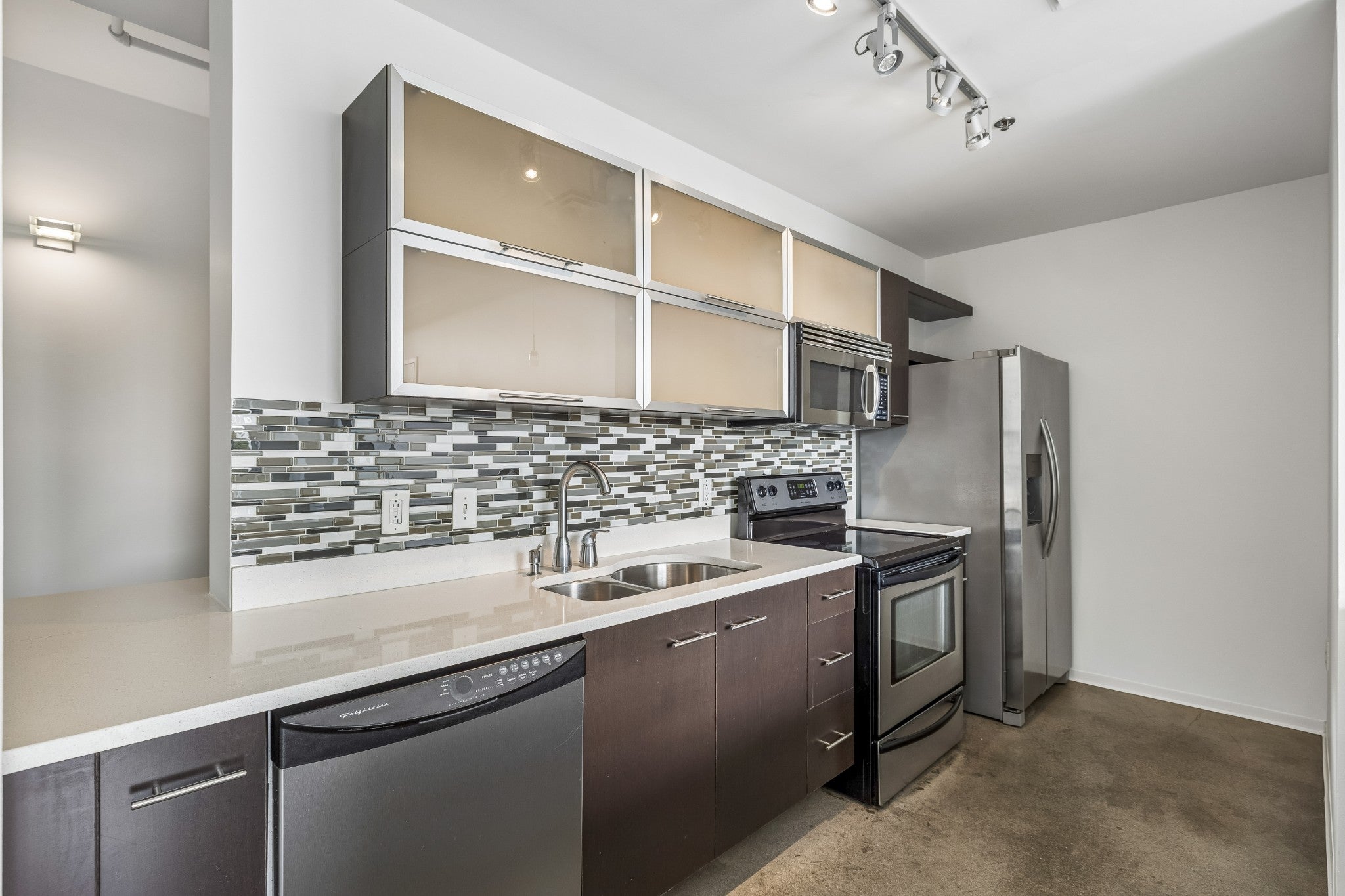 2115 Yeaman Pl 216