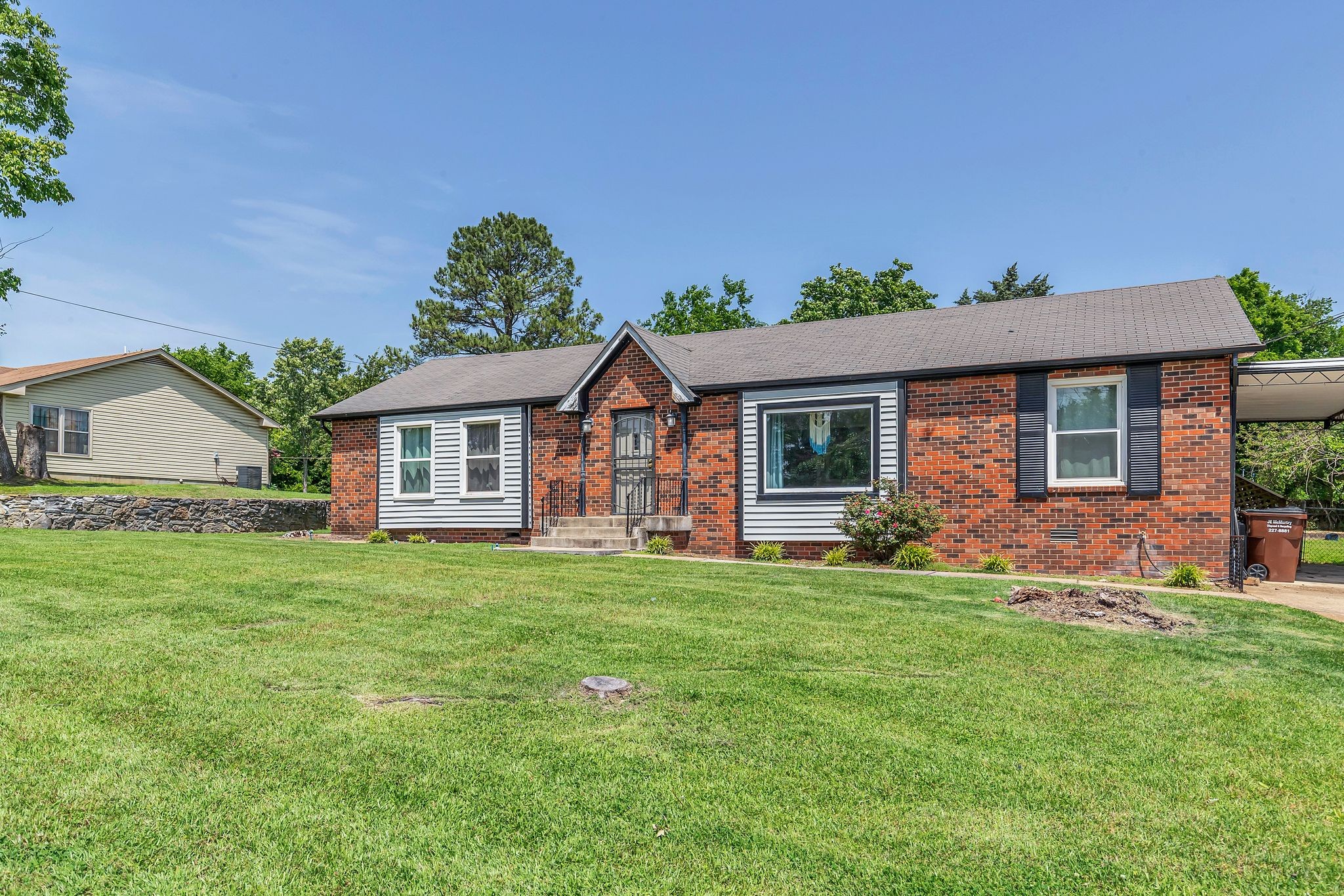1141 Apple Valley Rd