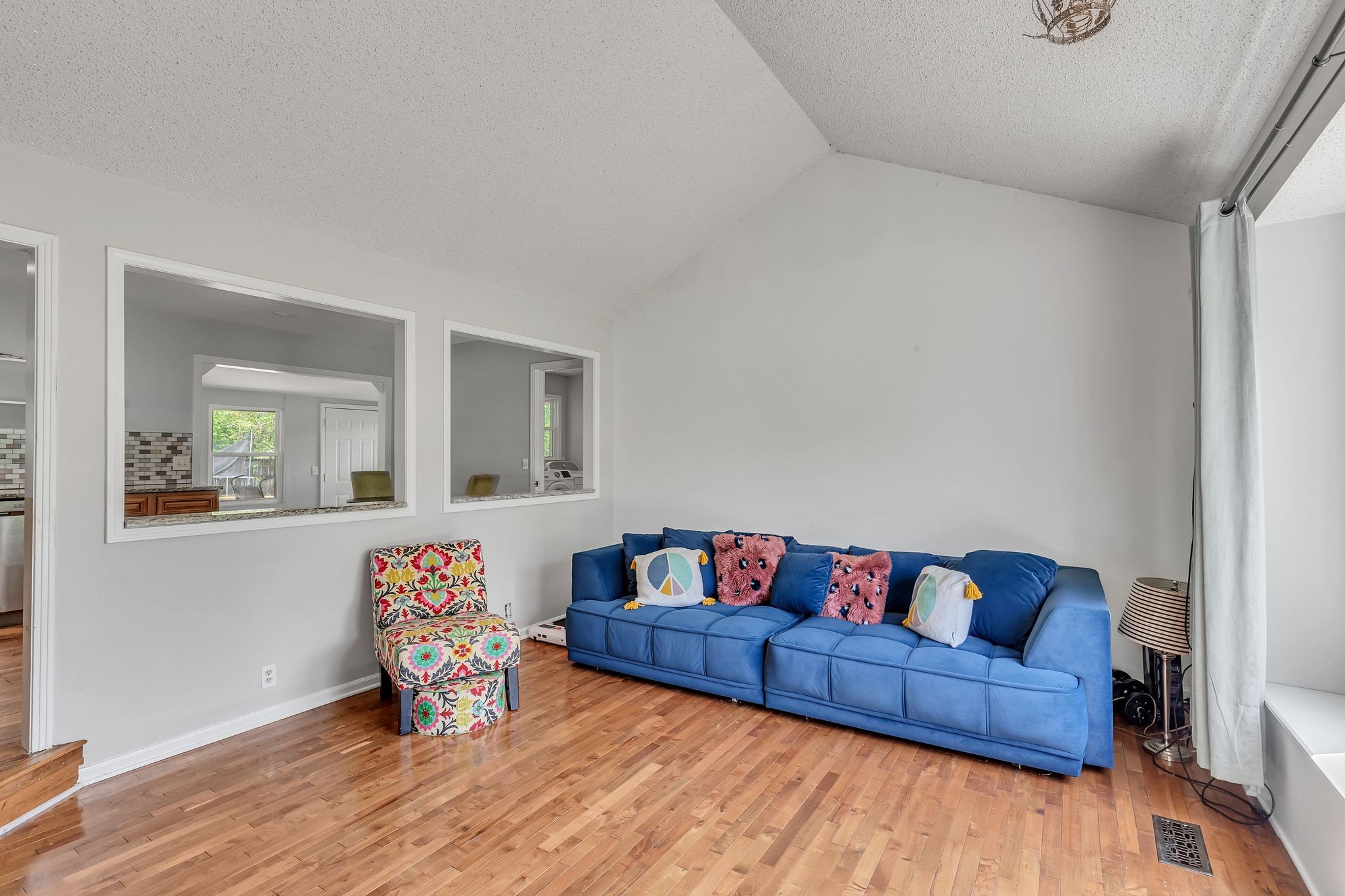 1141 Apple Valley Rd