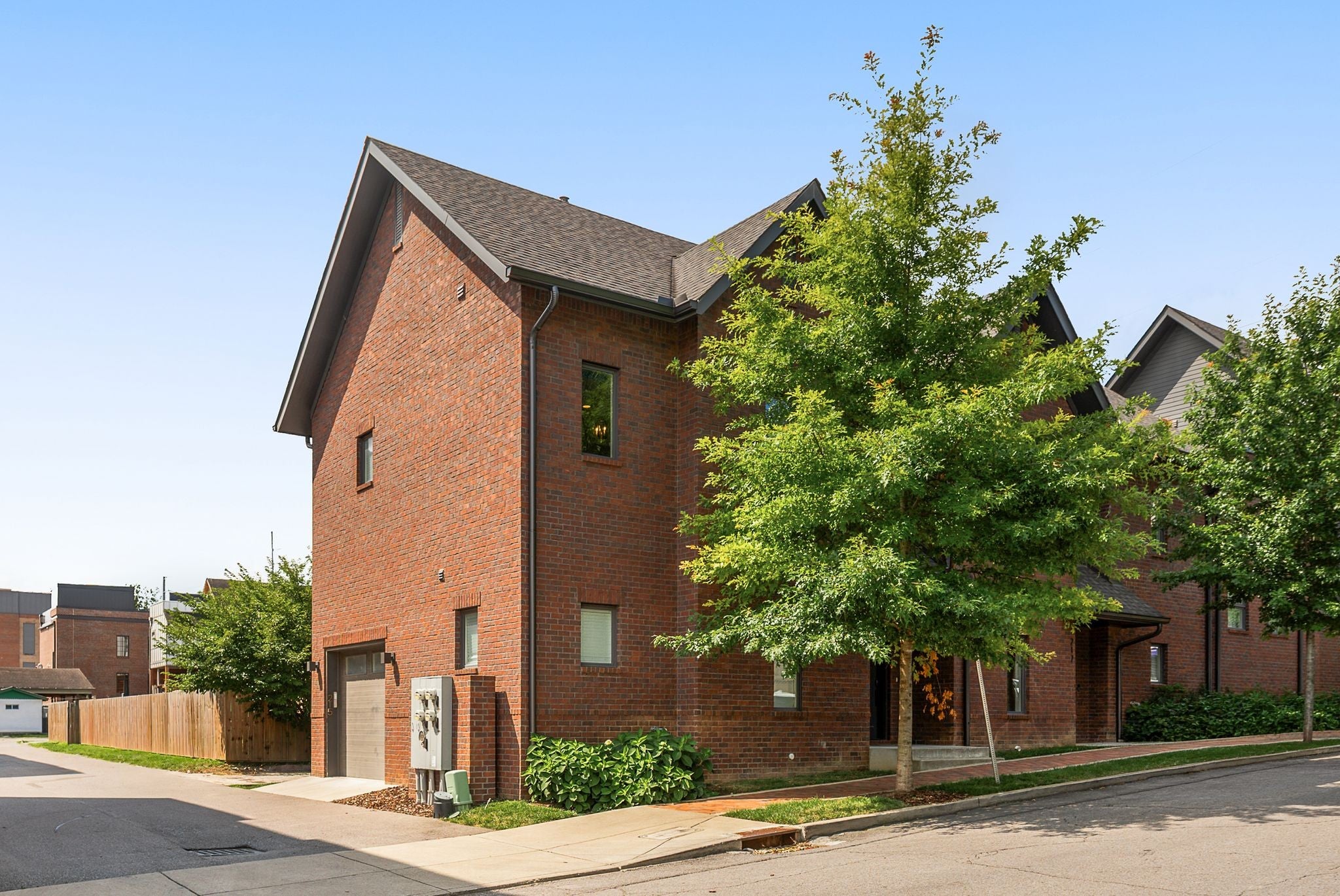 215 Taylor St, Nashville TN 37208 3-bed home, photo 4 of 43
