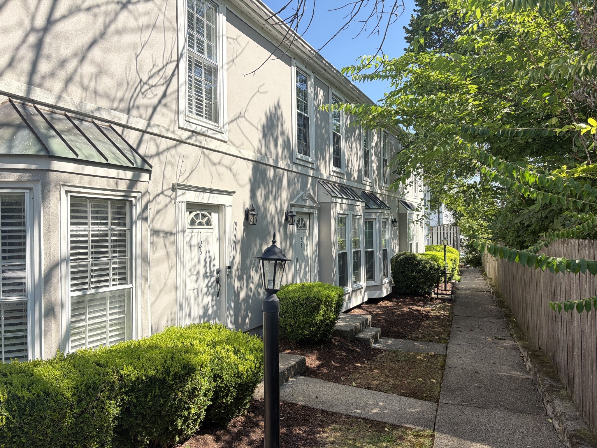2.0-bed rental at 132 Acklen Park Dr