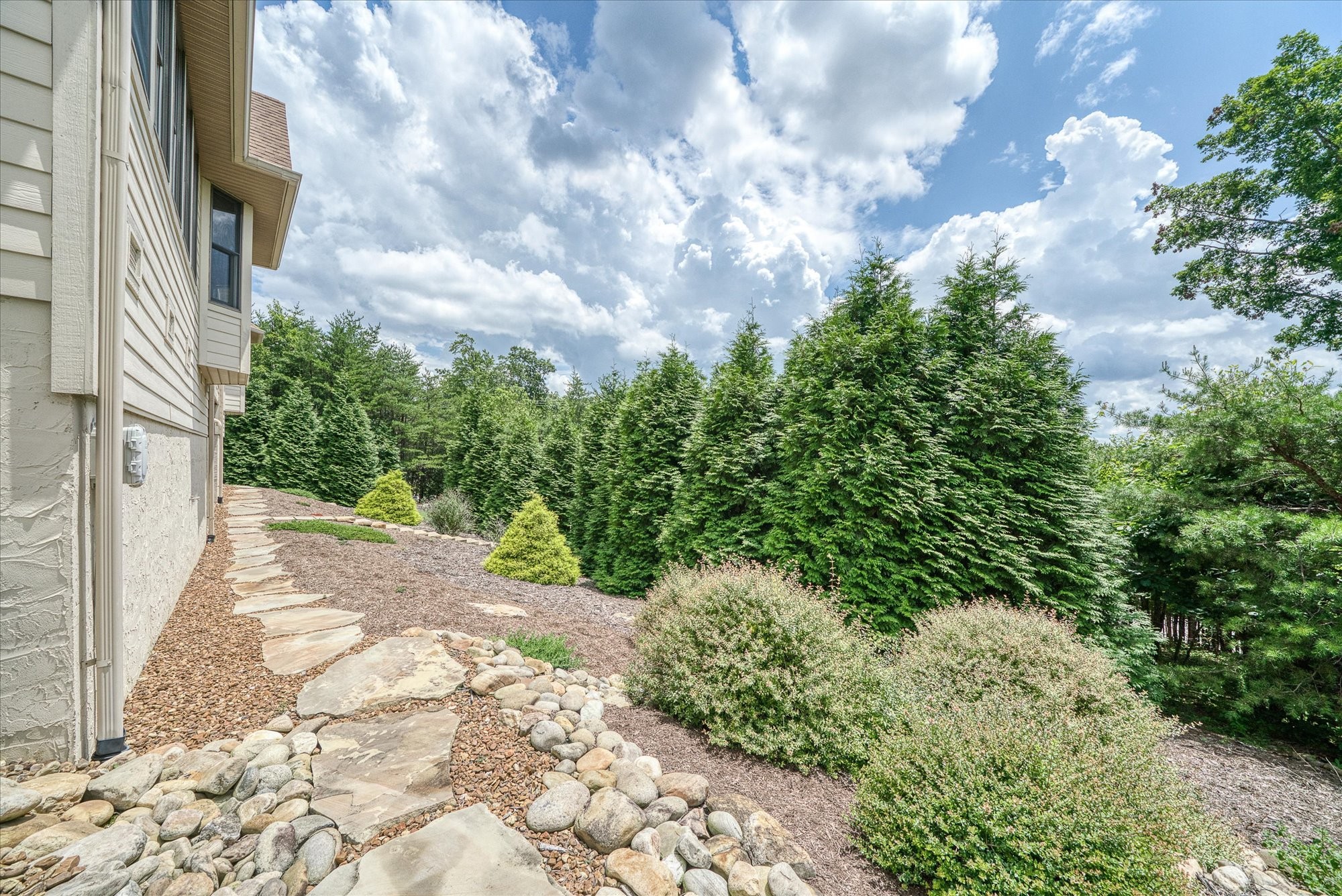 61 Bluff View Ct
