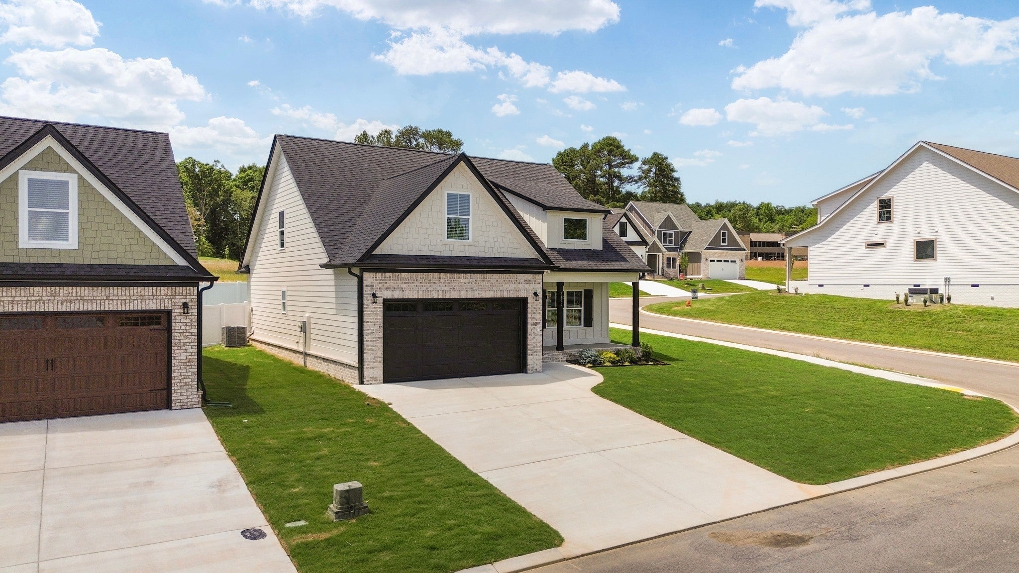 5125 Ella Ln NE