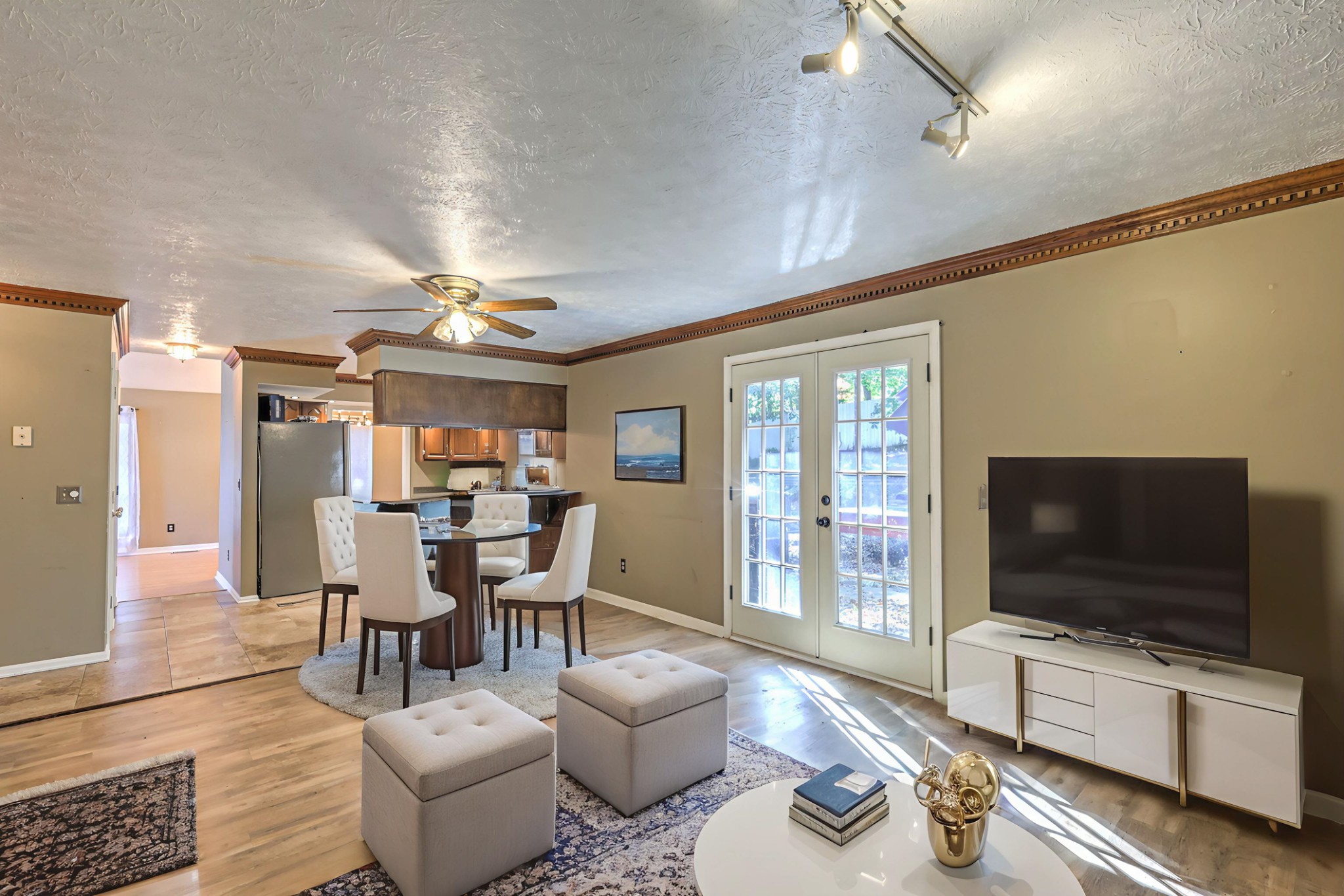2445 Ravine Dr