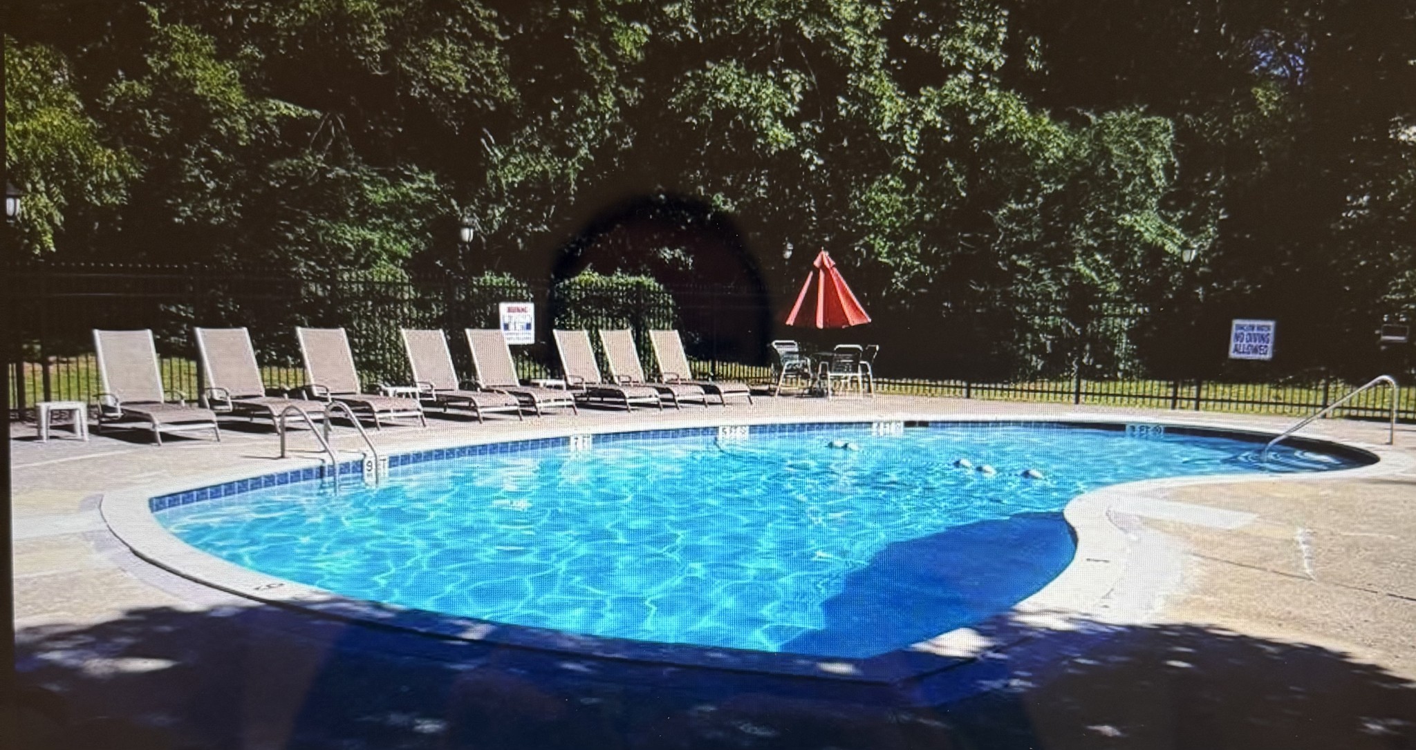2445 Ravine Dr
