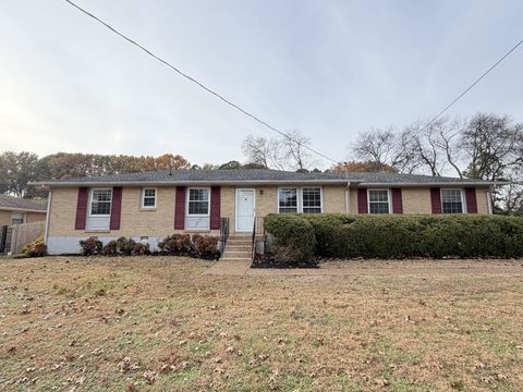 120 Roberta Dr Hendersonville TN 37075