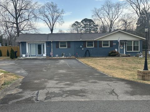 1922 Shelley St Murfreesboro TN 37129