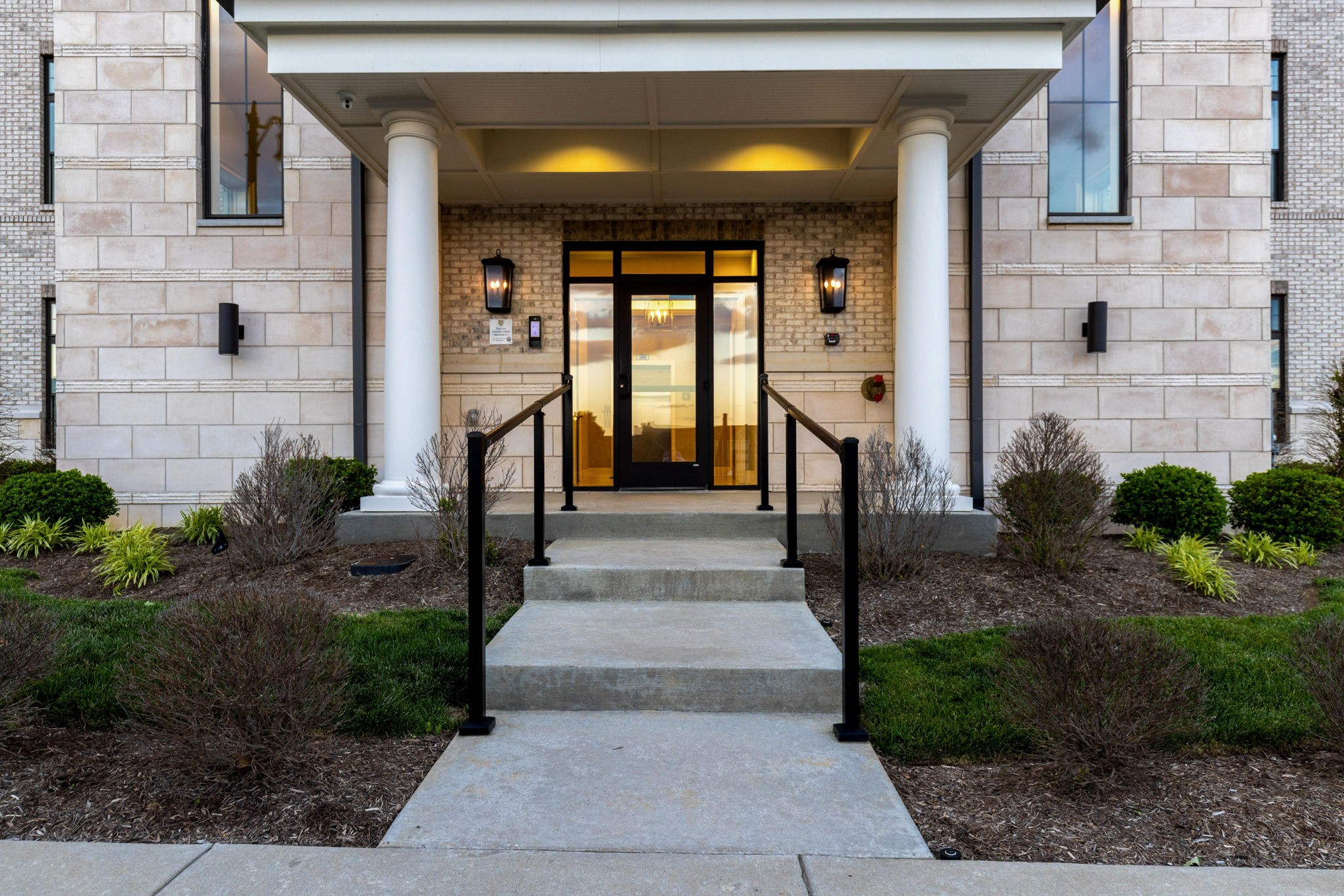 1024 Club View Dr E303
