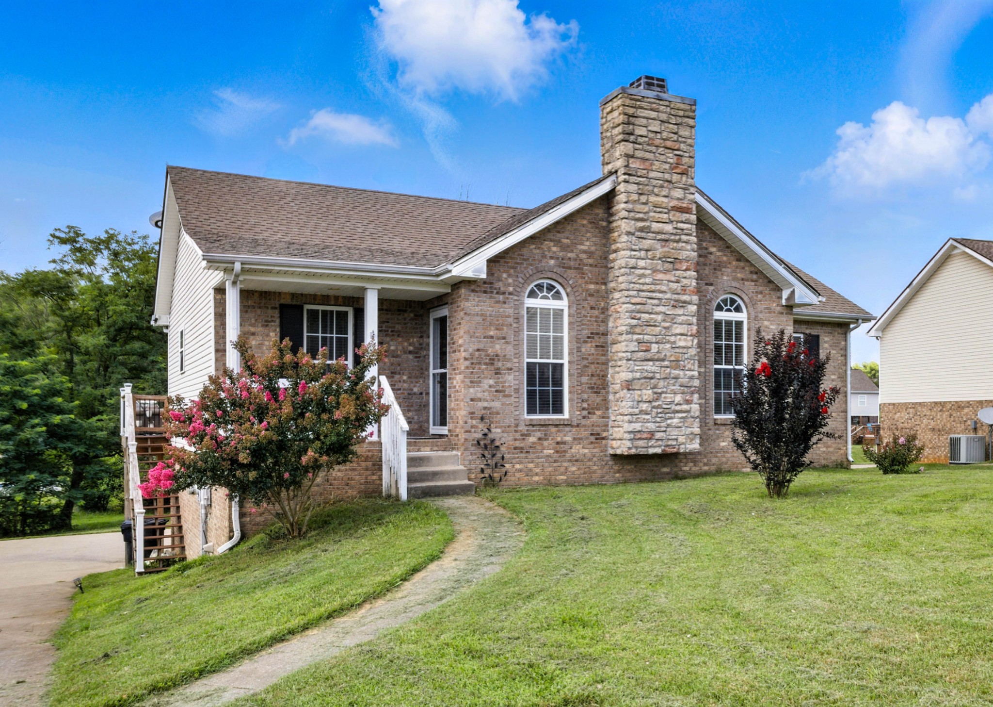 65 West Dr