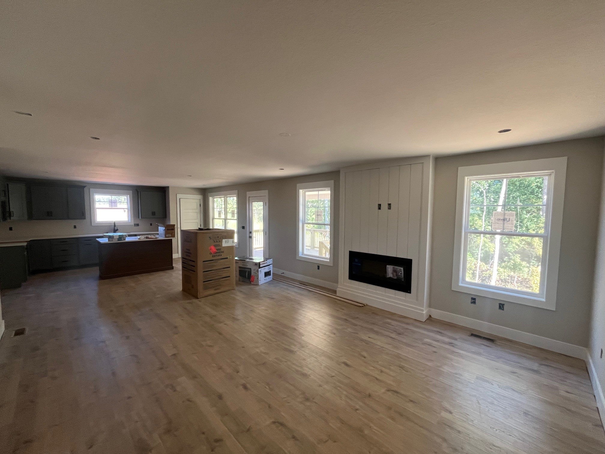 363 Idell Ct