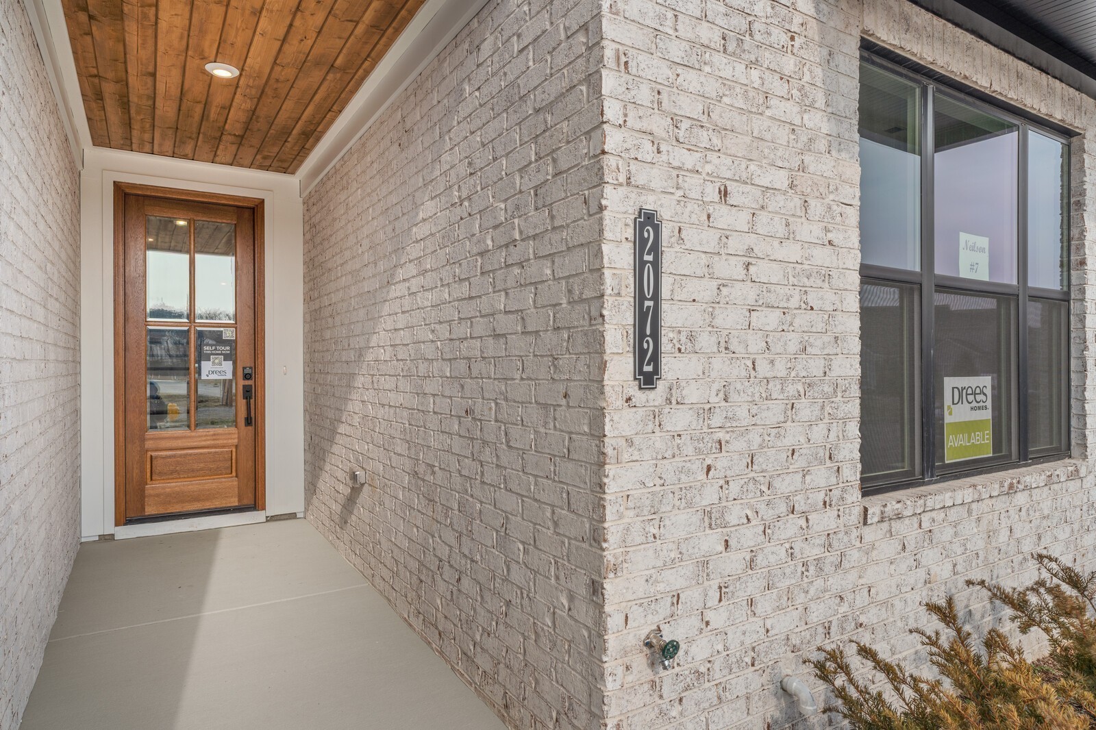 2072 Conductor Ln