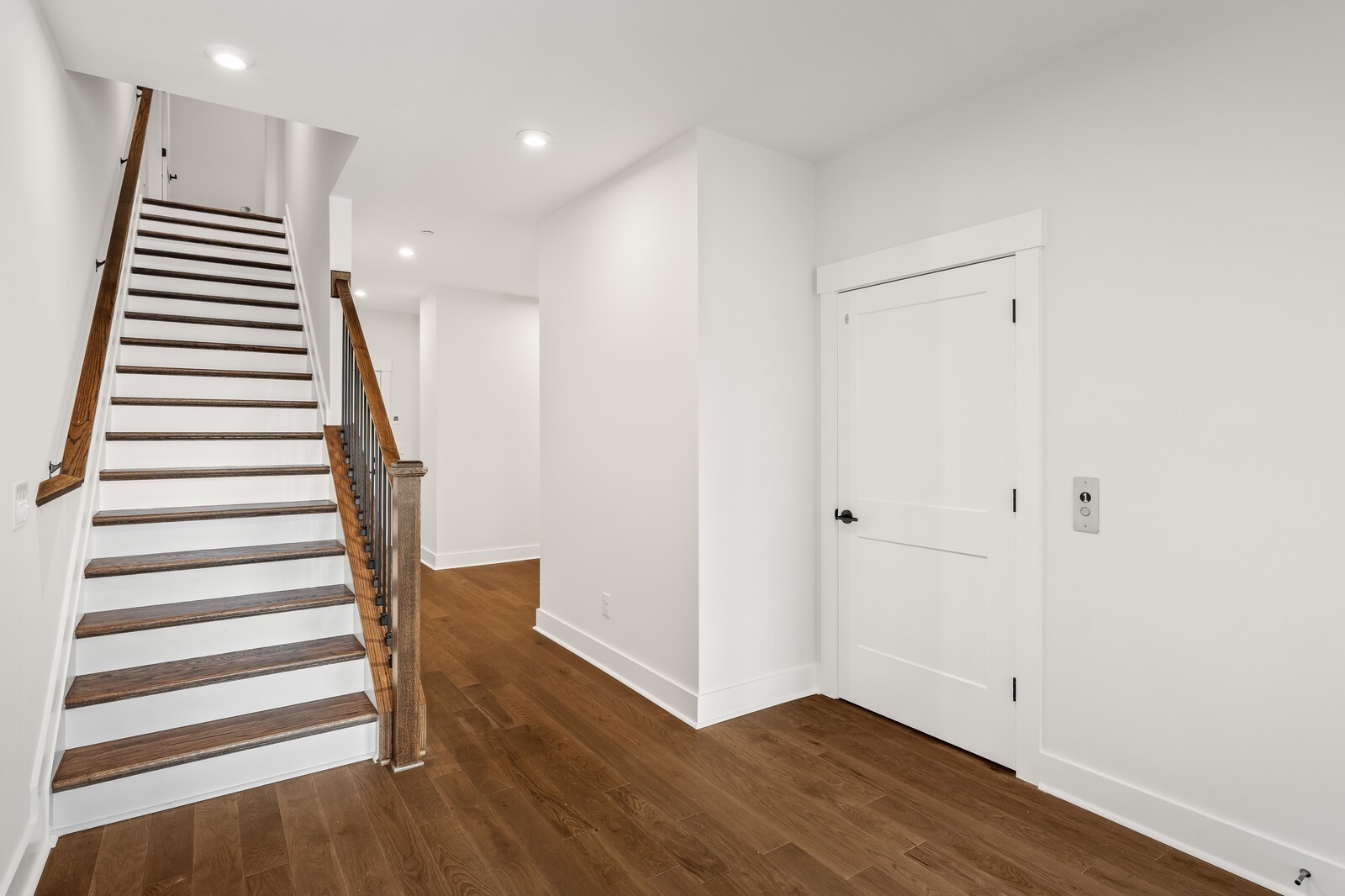 2072 Conductor Ln