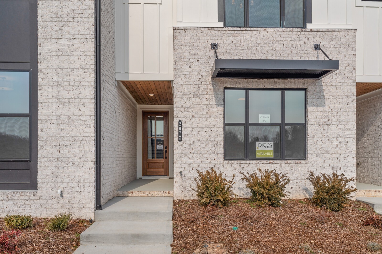 2072 Conductor Ln