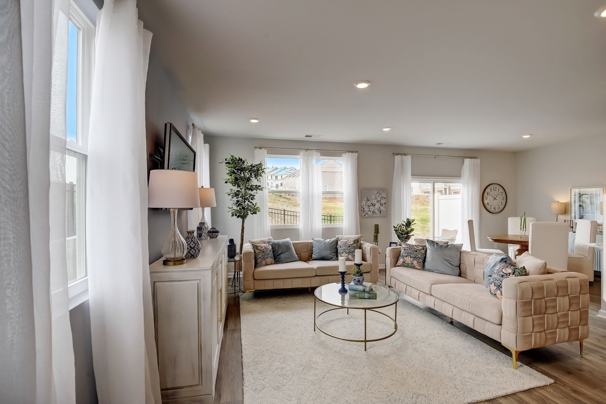 2279 Harlequin Point