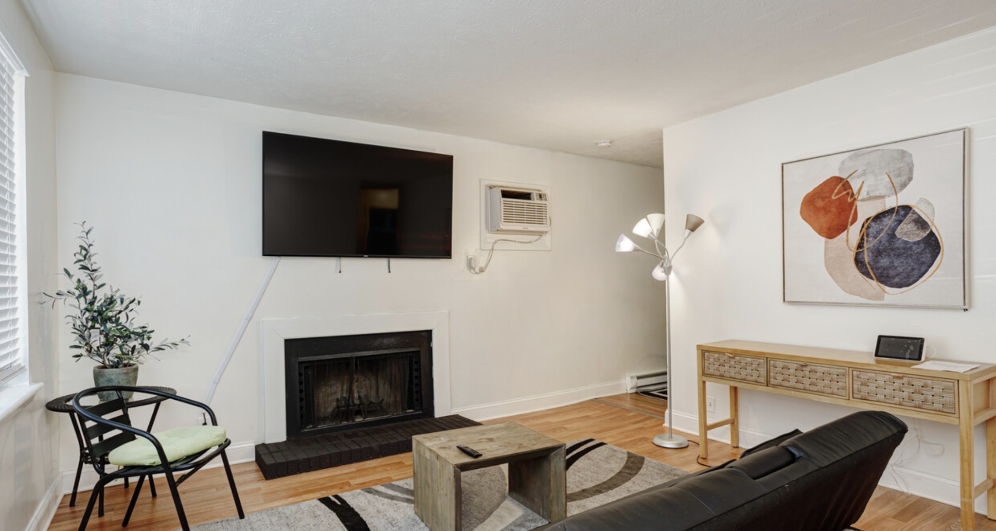 204A E Palestine Ave