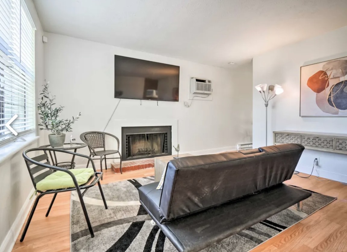 204A E Palestine Ave