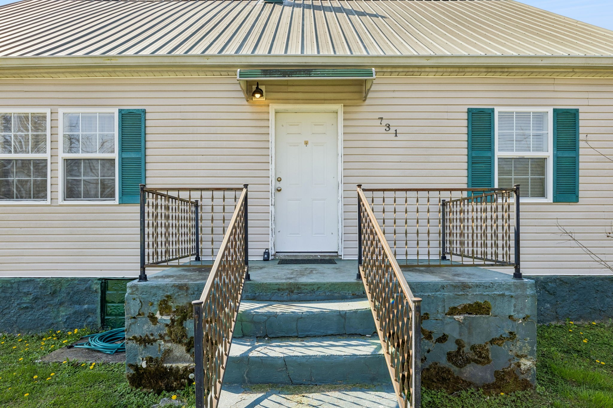 731 Cedar St