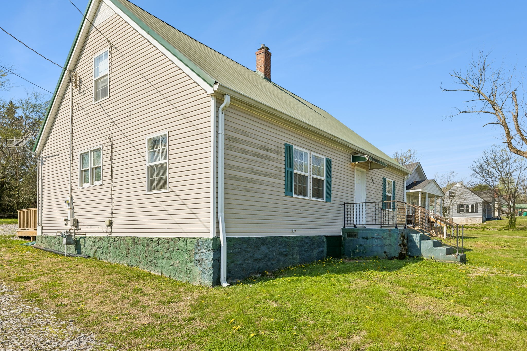 731 Cedar St