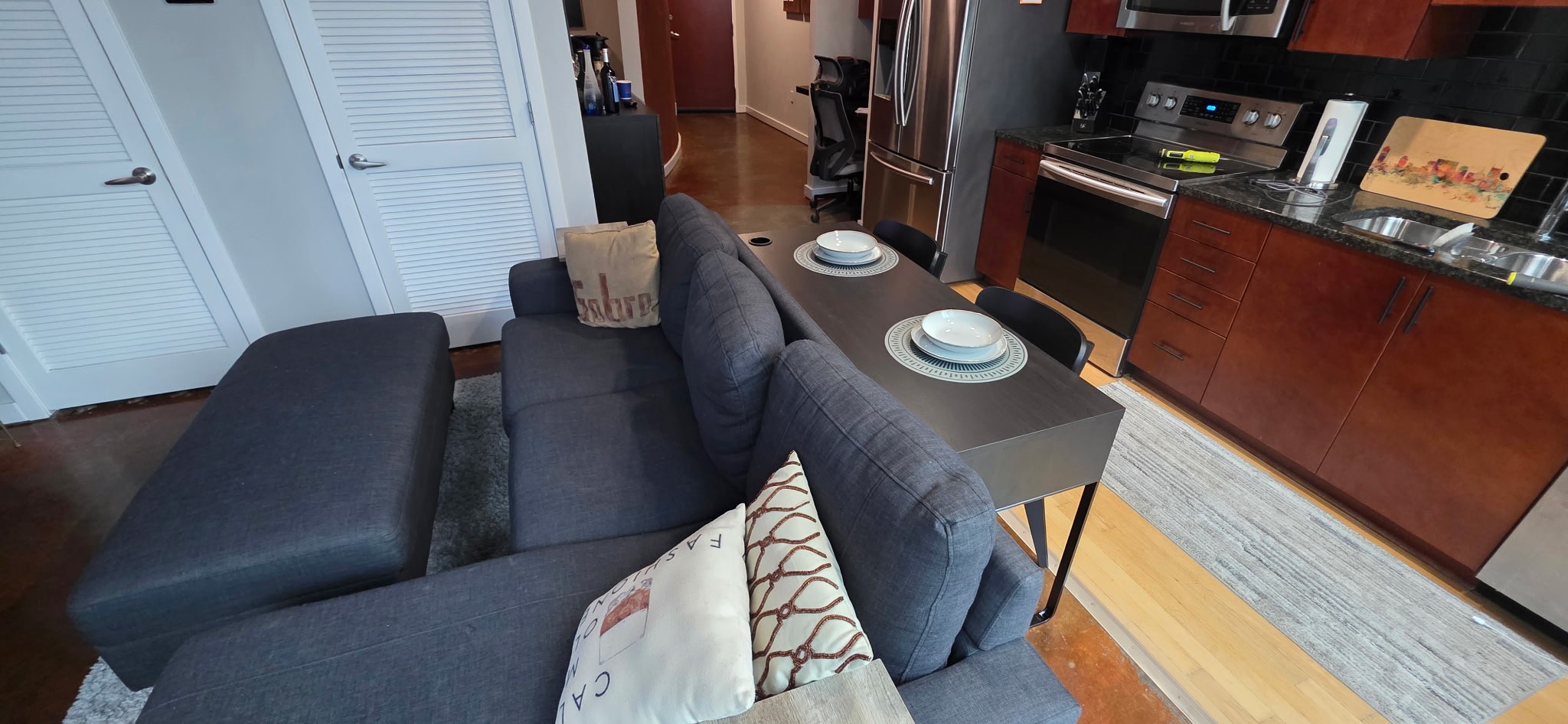 301 Demonbreun St 908