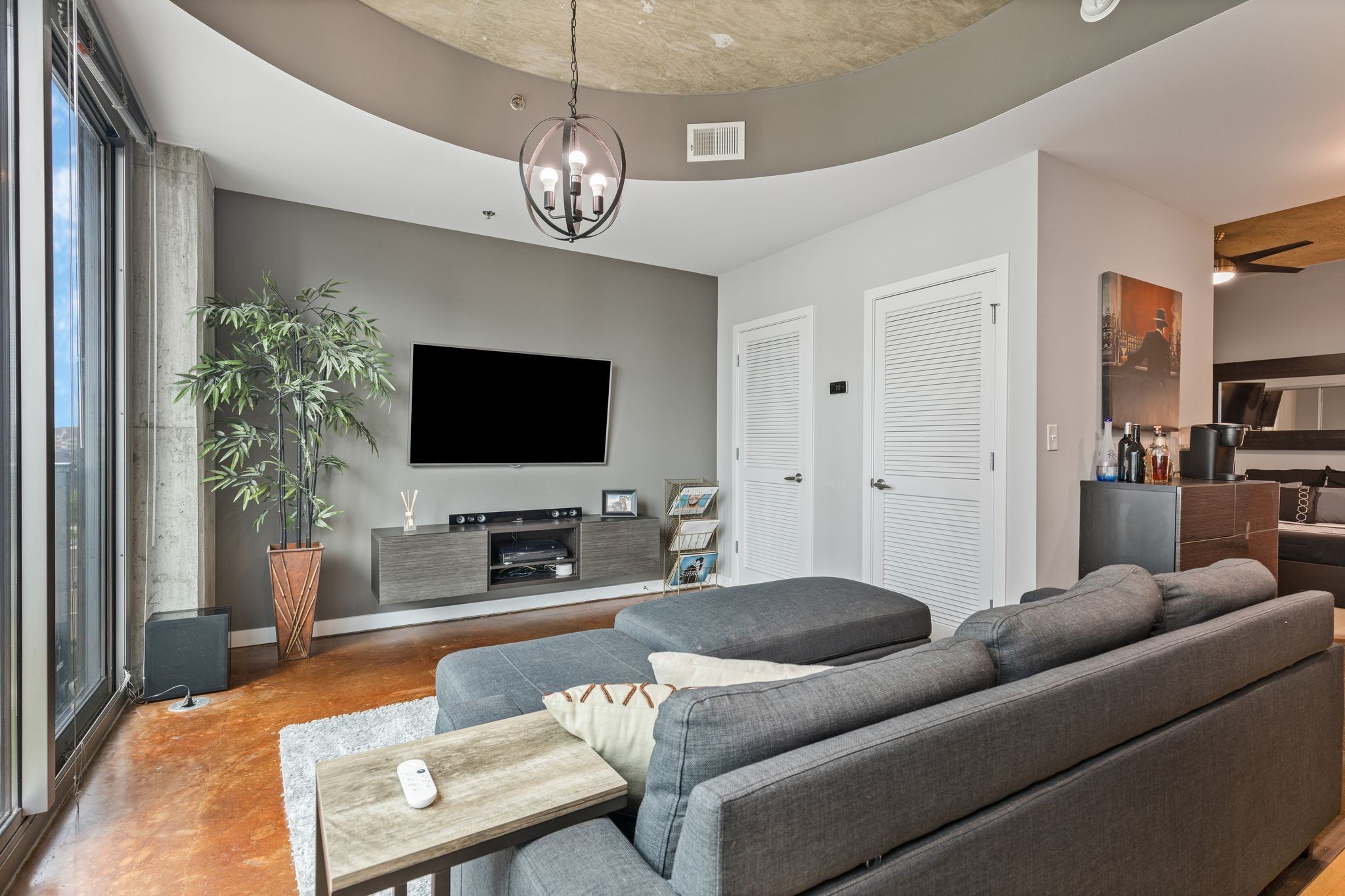 301 Demonbreun St 908