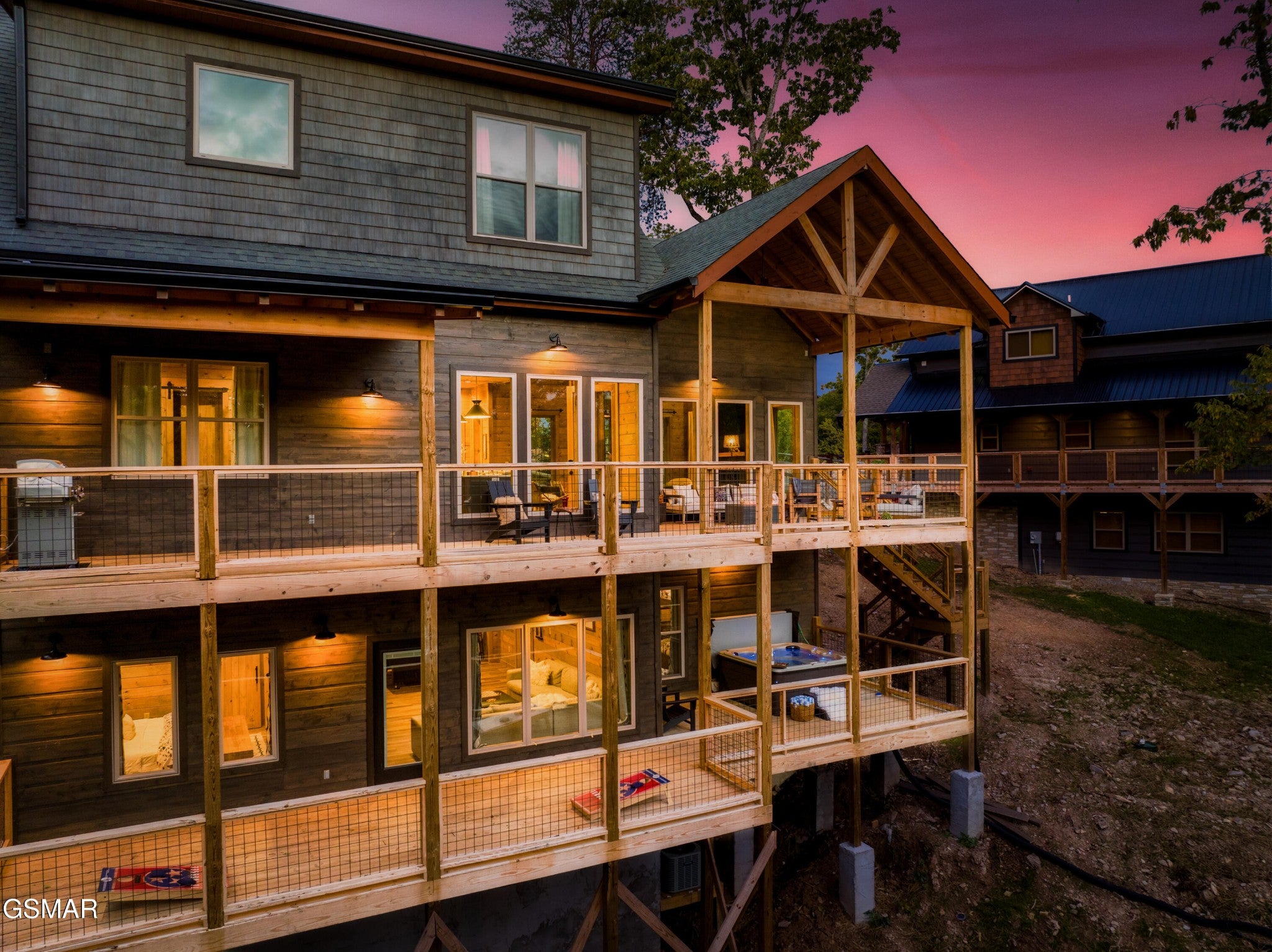 2438 Coopers Hawk Way
