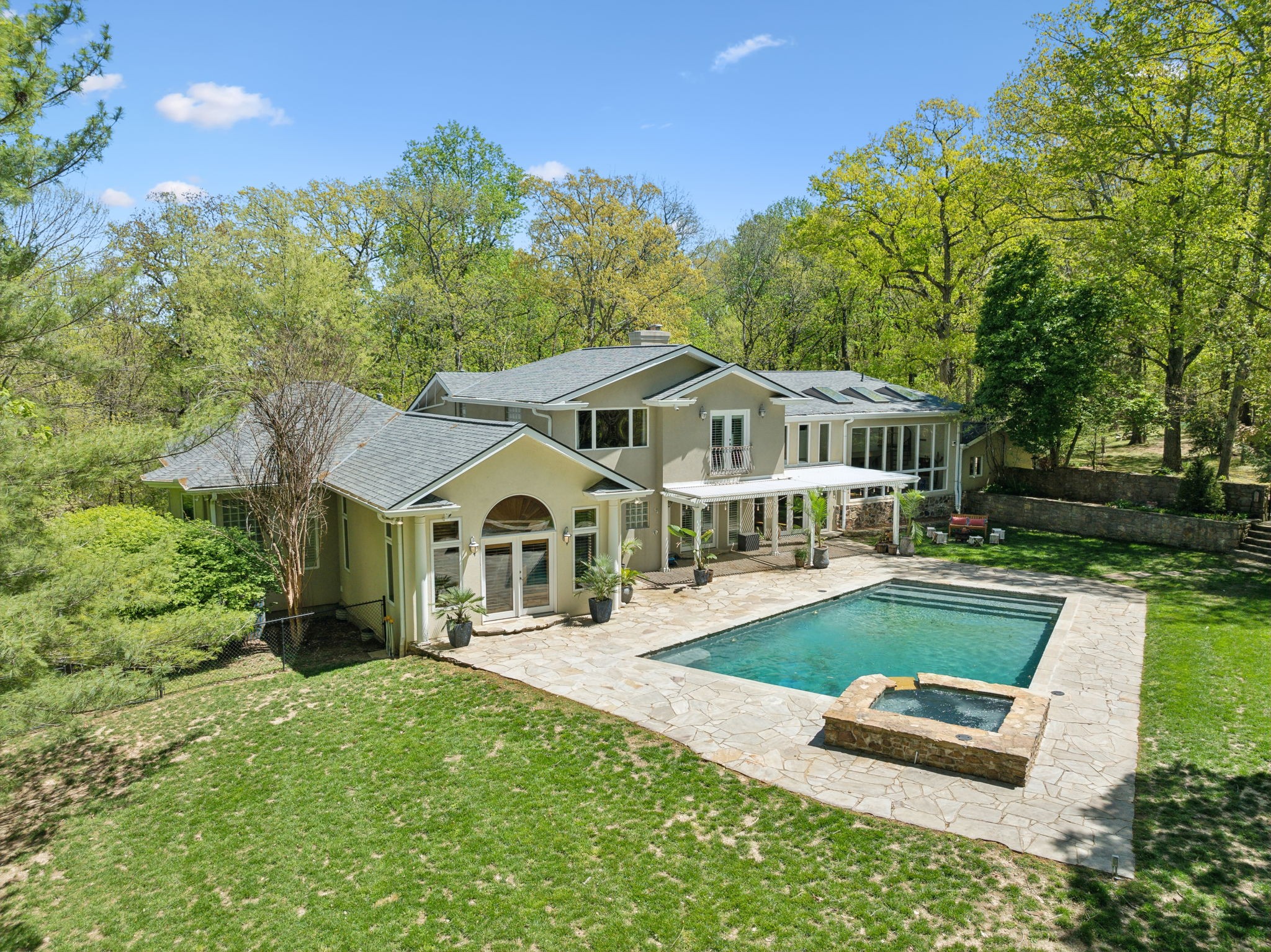 6617 Rolling Fork Dr