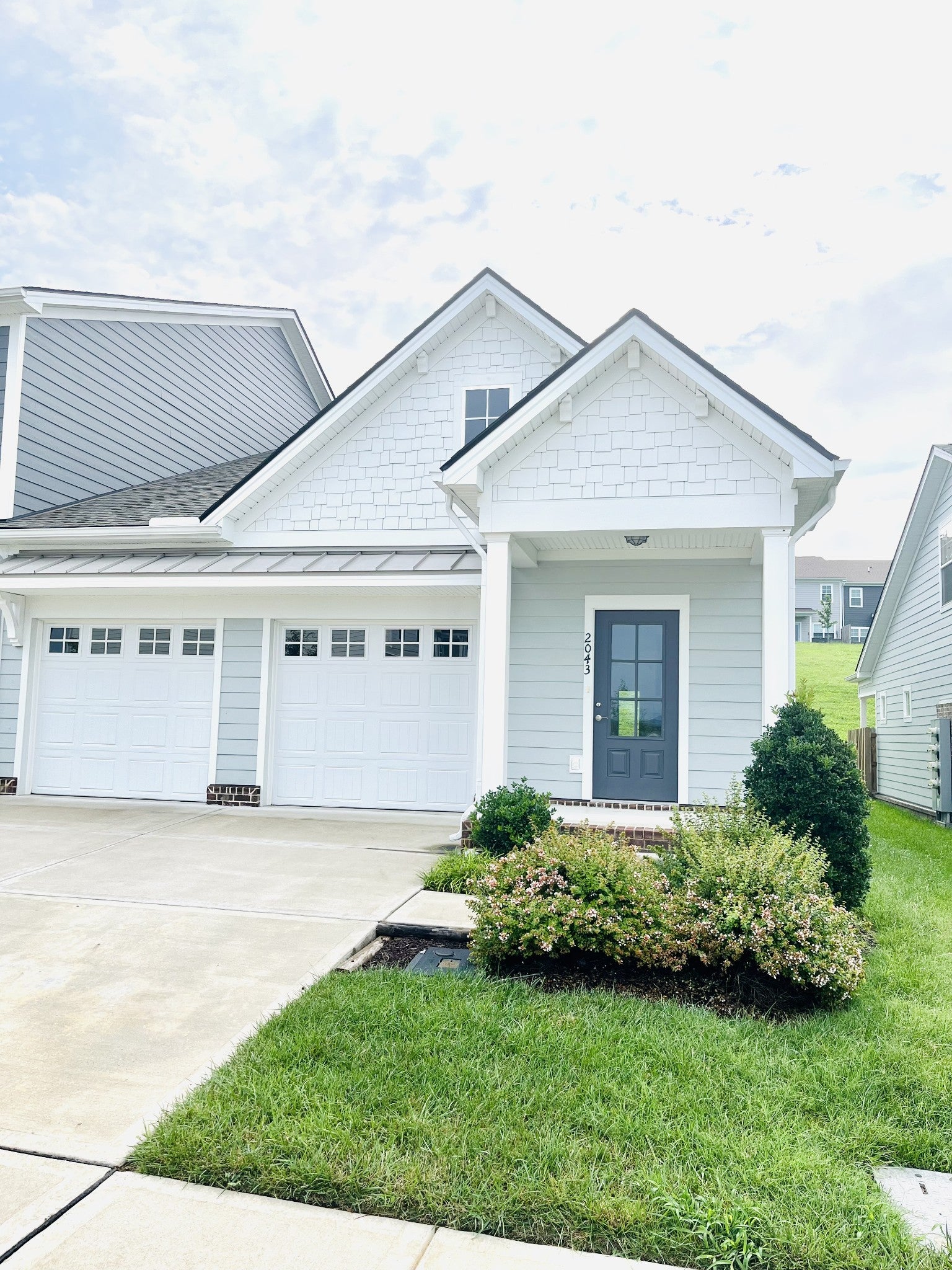 3.0-bed rental at 2043 Blueberry Ln