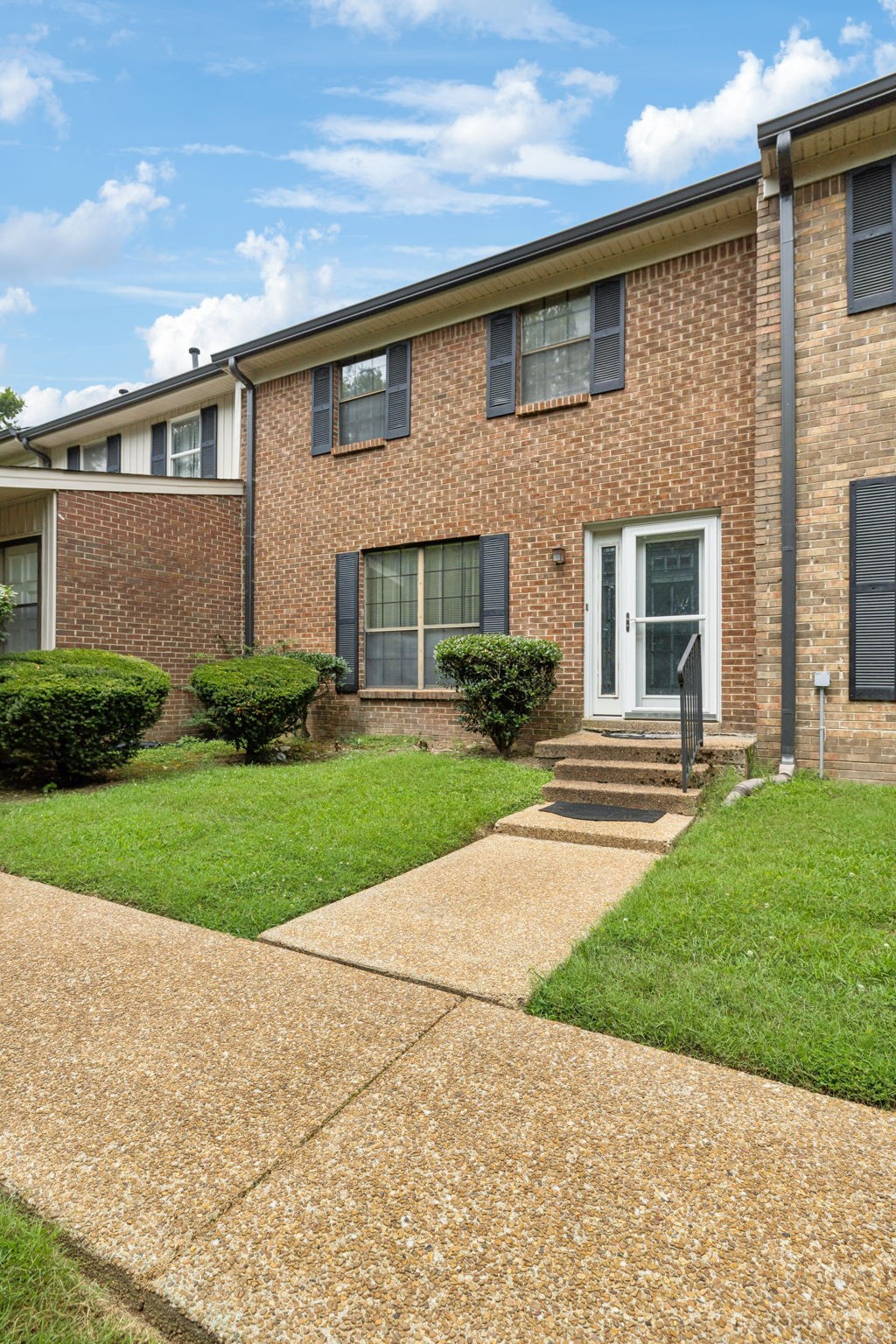 4001 Anderson Rd A135