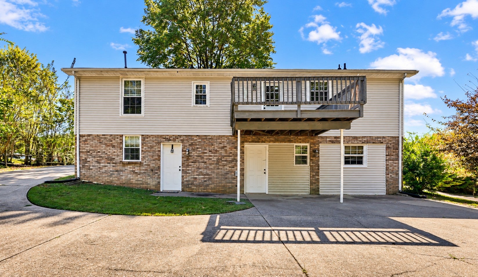 740 Acorn Dr