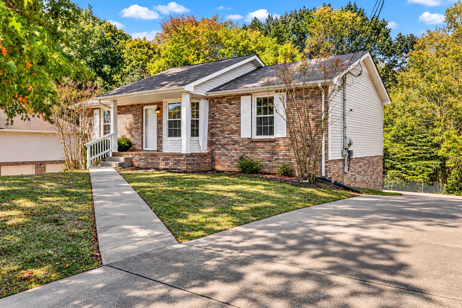 740 Acorn Dr
