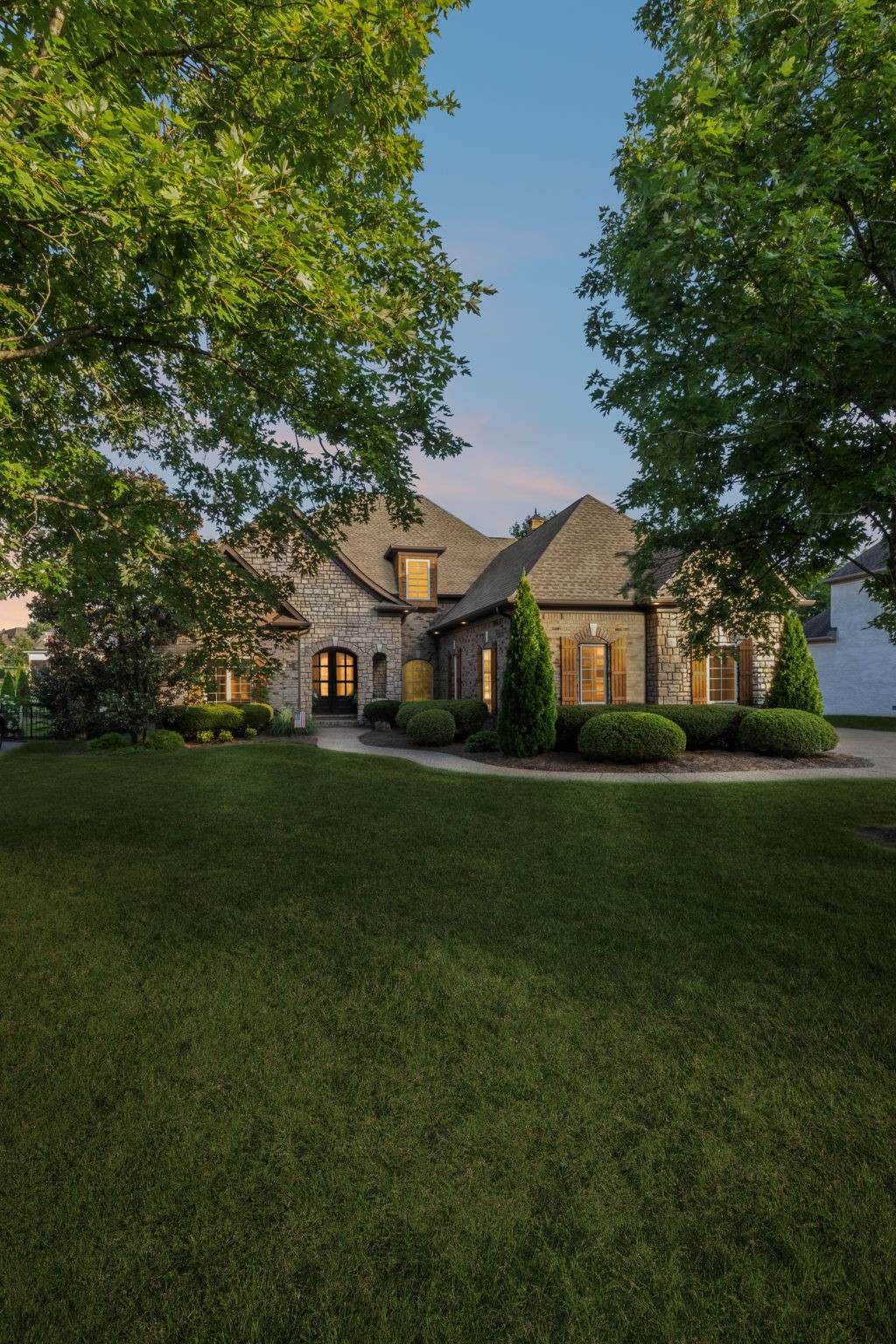 1005 Crimson Way