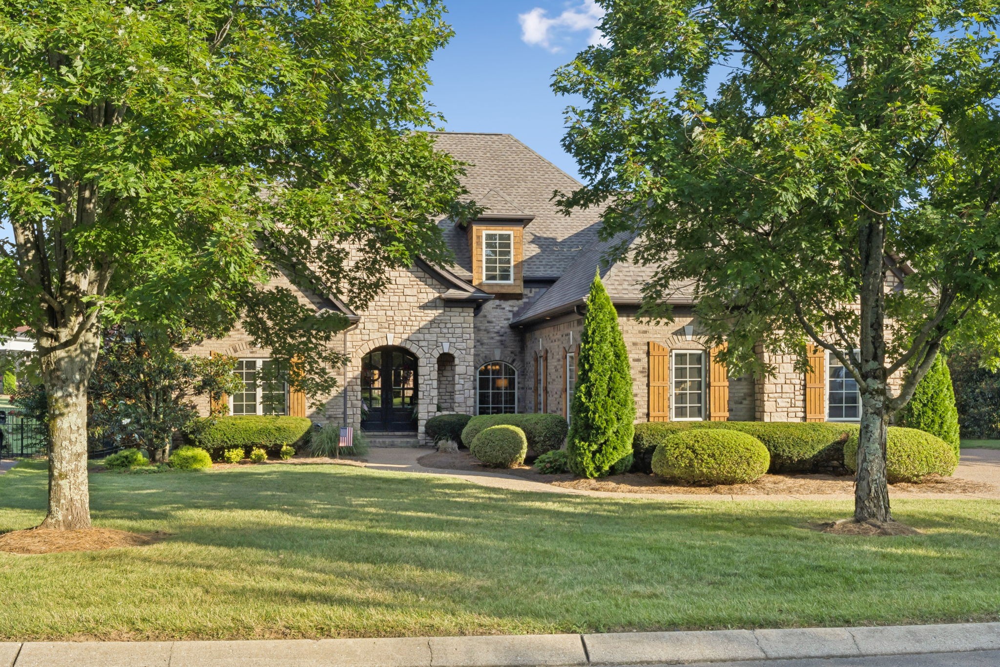 1005 Crimson Way