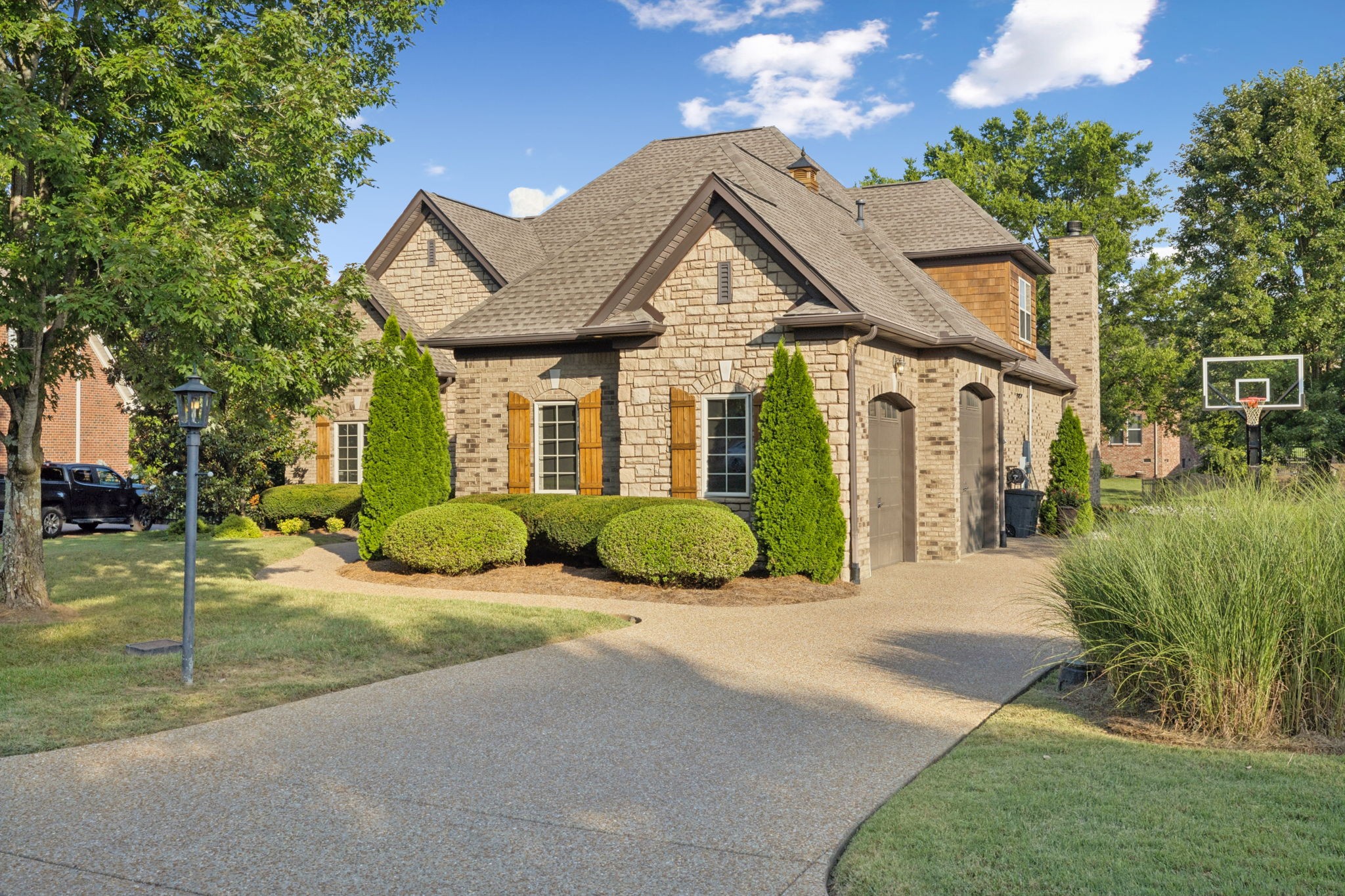 1005 Crimson Way