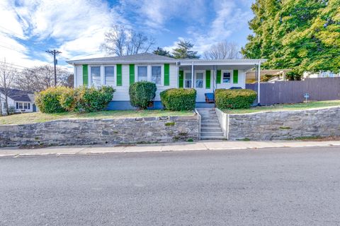 1514 Galloway St Columbia TN 38401