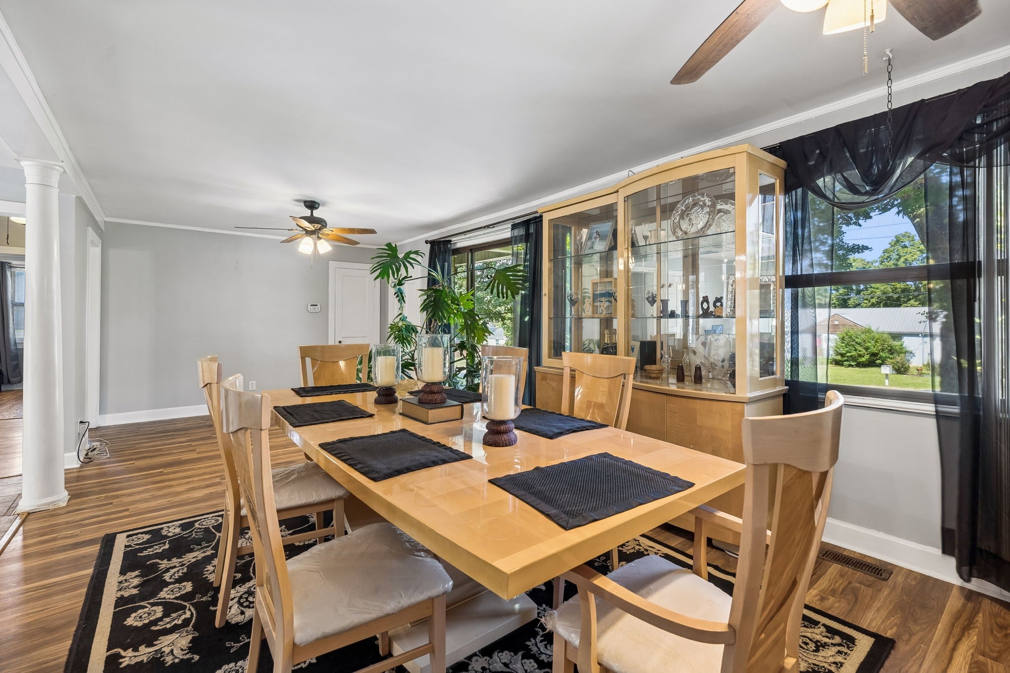 2429 Maplecrest Dr