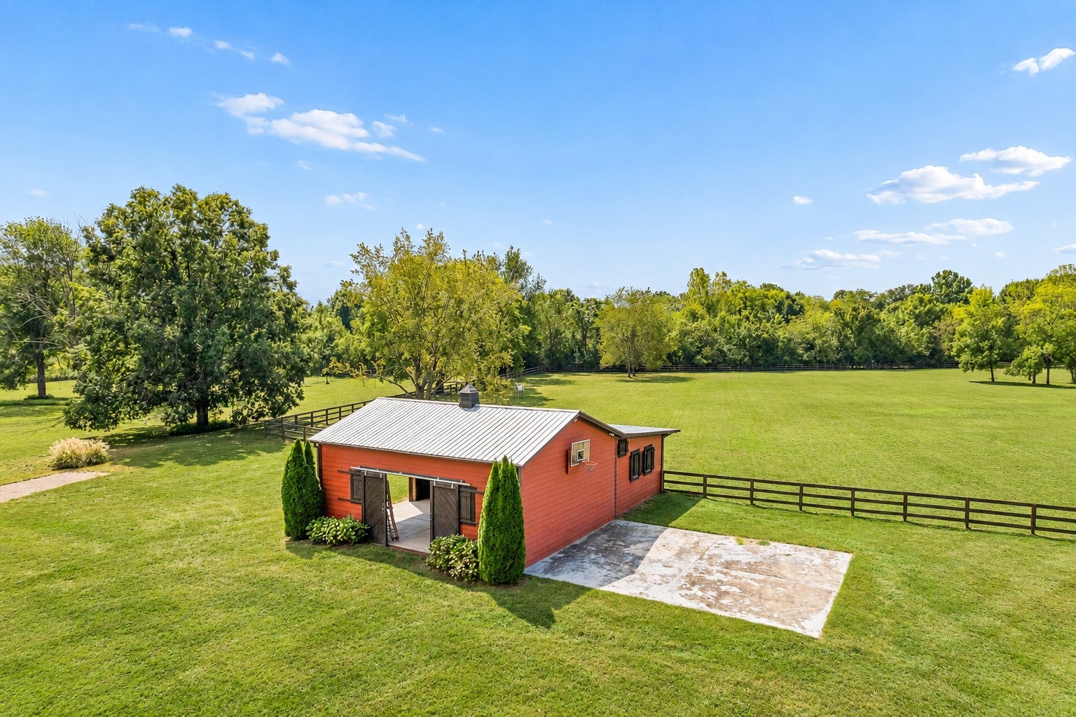 8221 Twin Springs Ct
